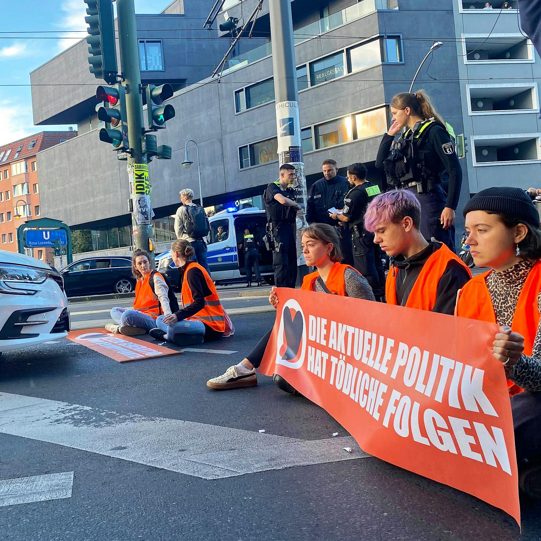 Klimakleber kritisieren Polizeiaktion in Kirche
