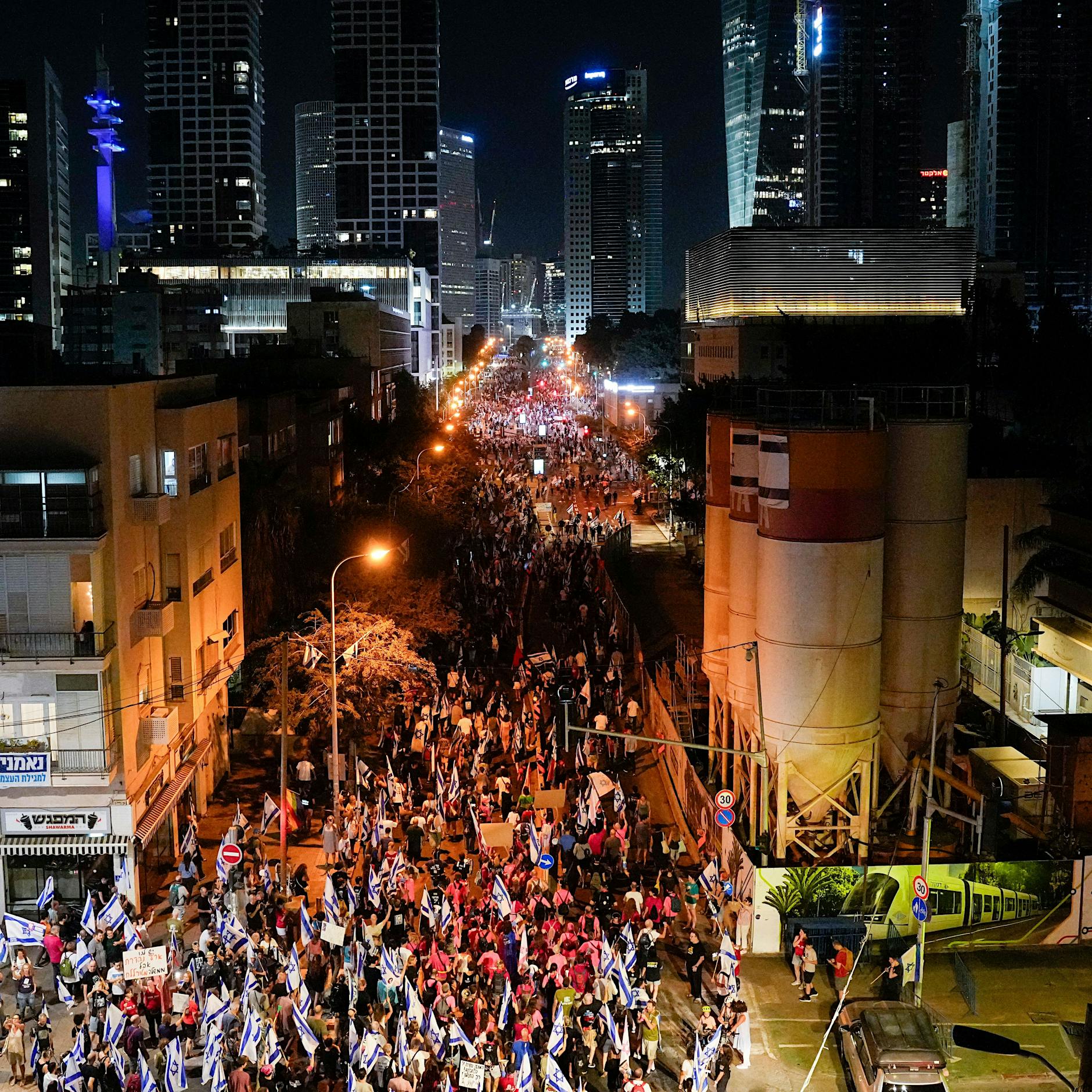 Mehr als 100.000 Israelis protestieren gegen rechts-religiöse Regierung