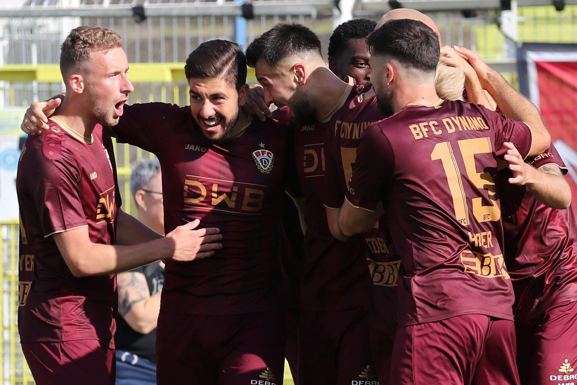 Puh! Goldiger Tag endet für BFC Dynamo fast als Blechschaden