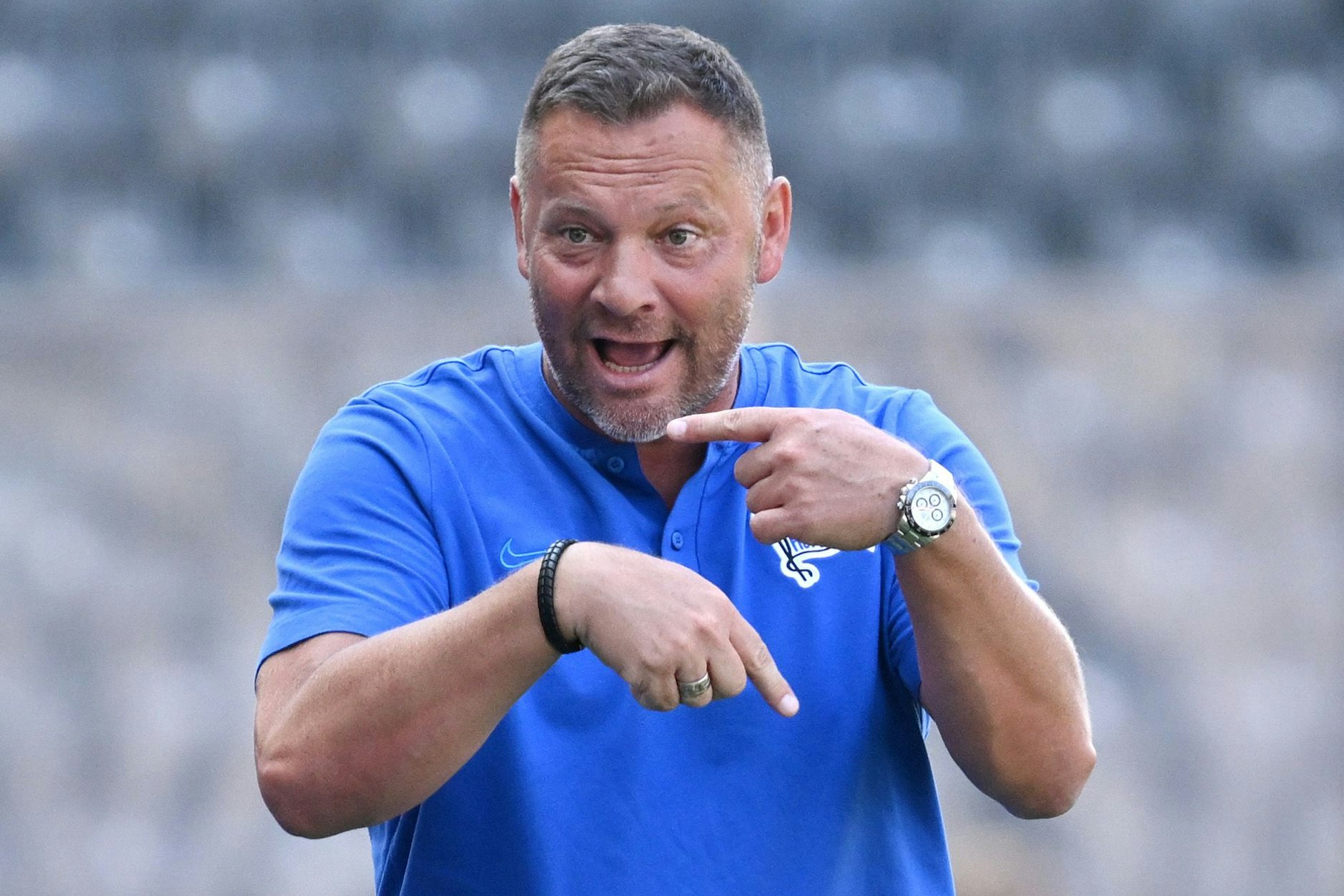 Trainer Pal Dardai hat mit Hertha BSC im Spiel bei Zweitliga-Topklub Holstein Kiel viel vor.