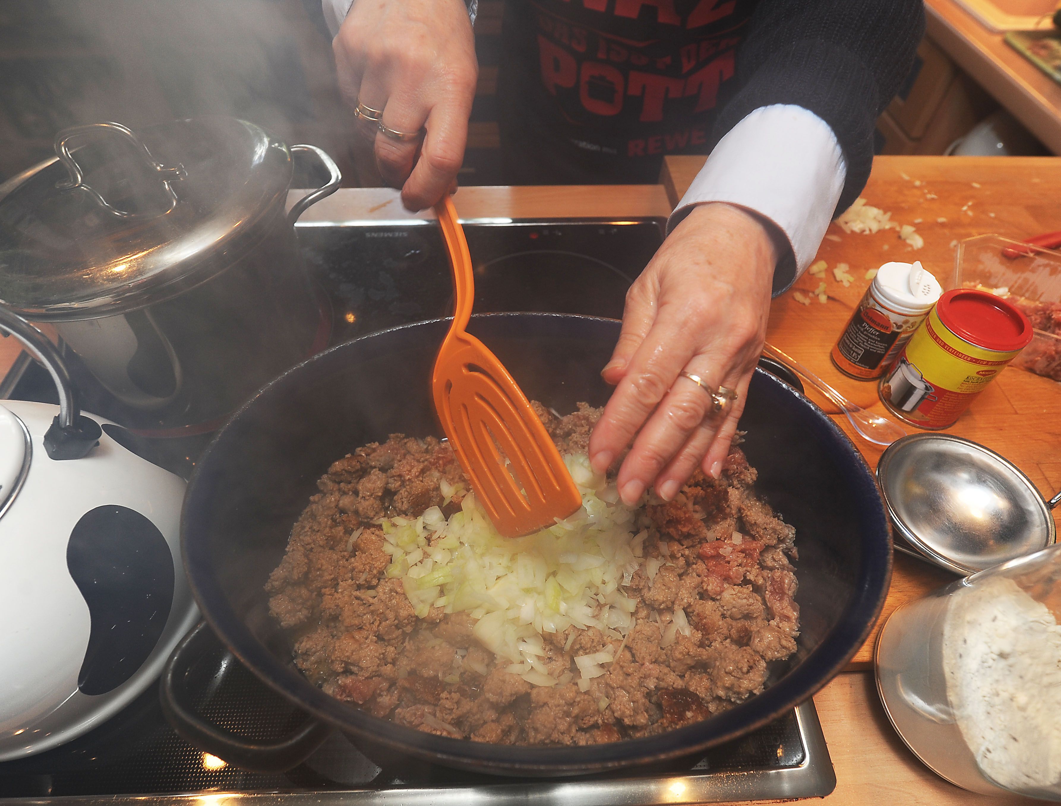 Rezept mit Hackfleisch aus der DDR: So machen Sie Beamtenstippe mit Kartoffelbrei