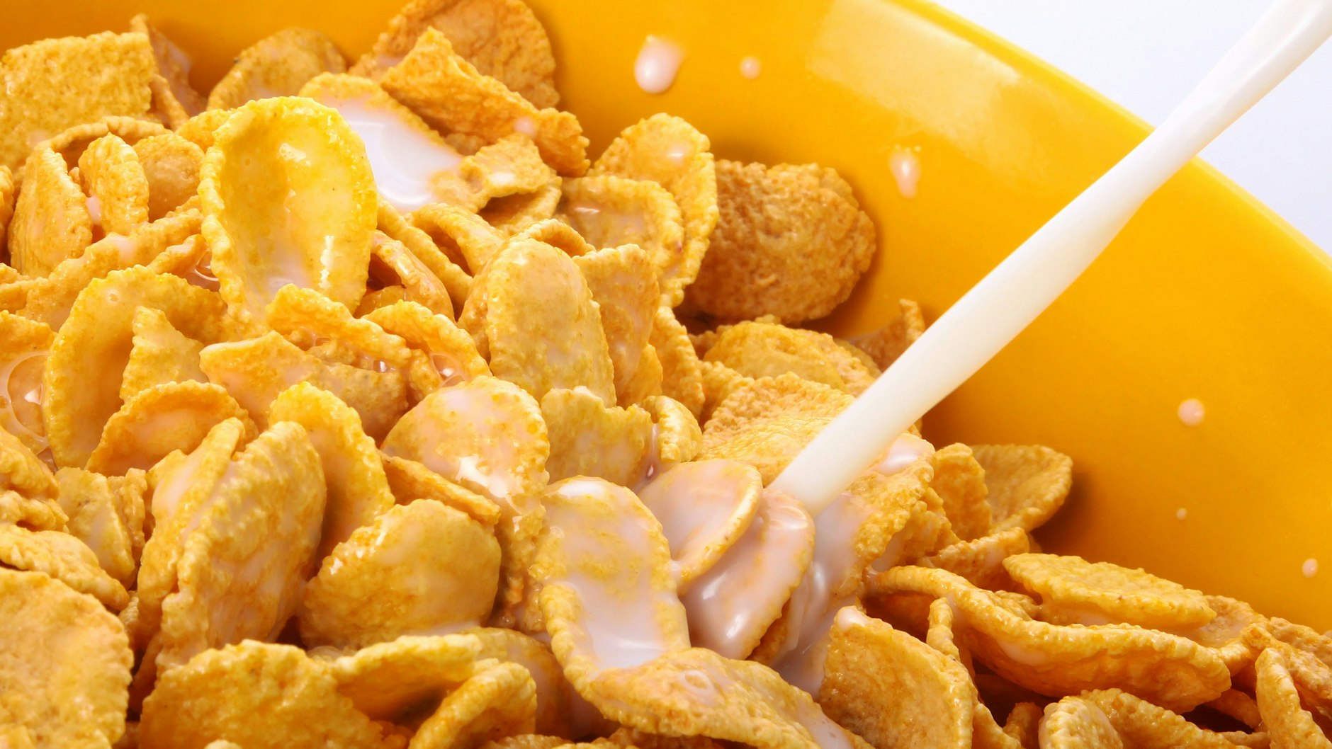 Cornflakes und Milch bilden die Basis für diesen leckeren Kuchen aus Cornflakes-Milch. Das Rezept klingt verrückt - doch Sie sollten es ausprobieren!