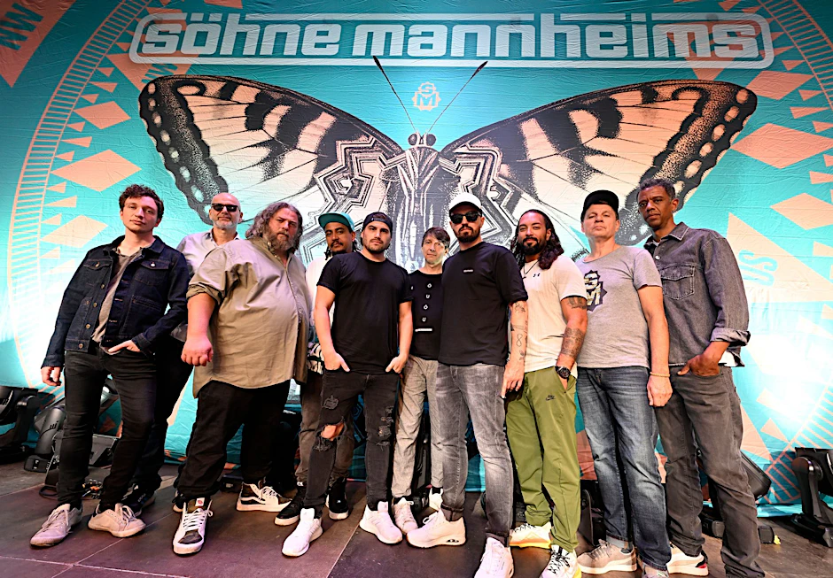 ARCHIV - Das erste Studioalbum der Söhne Mannheims seit Jahren, «Kompass», rüttelt durch ein bedingungsloses Eintreten für den Frieden auf.  