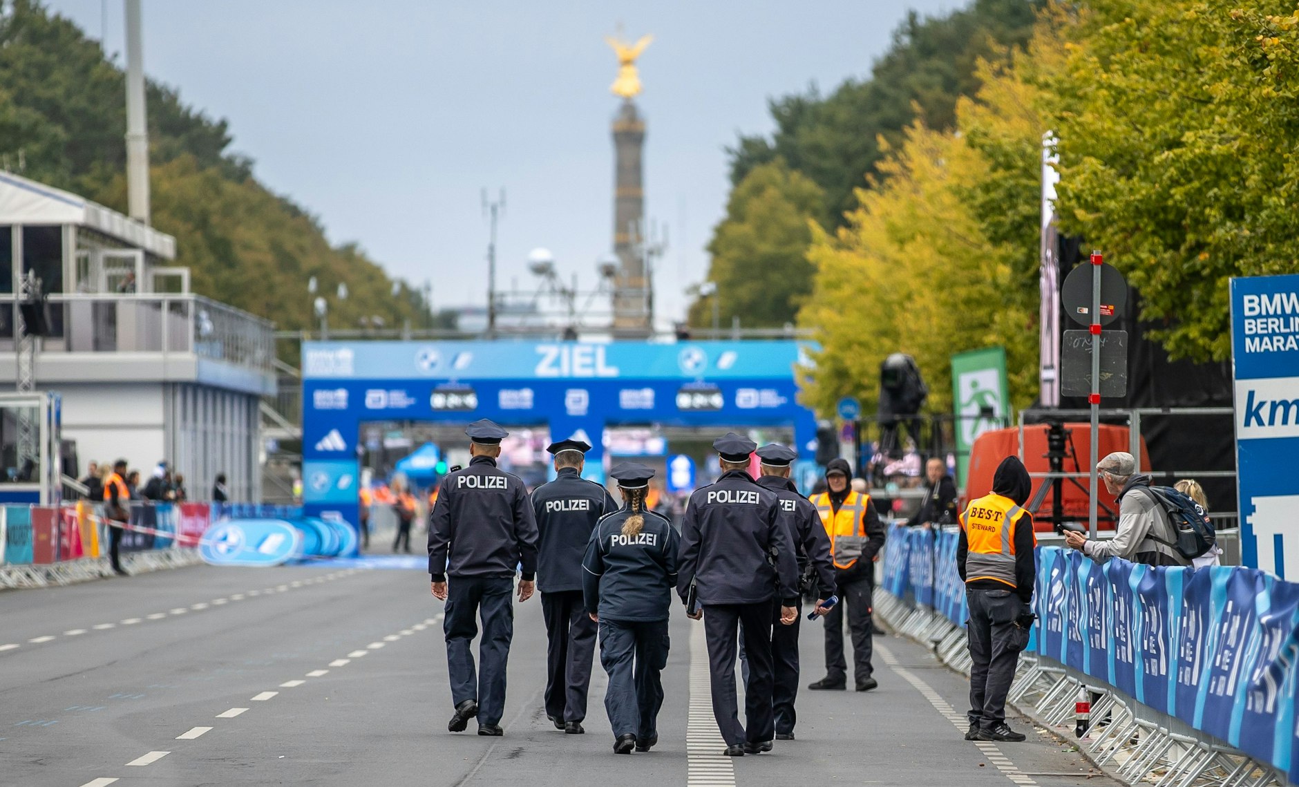 Die Polizei ist mit 1000 Einsatzkräften im Einsatz.