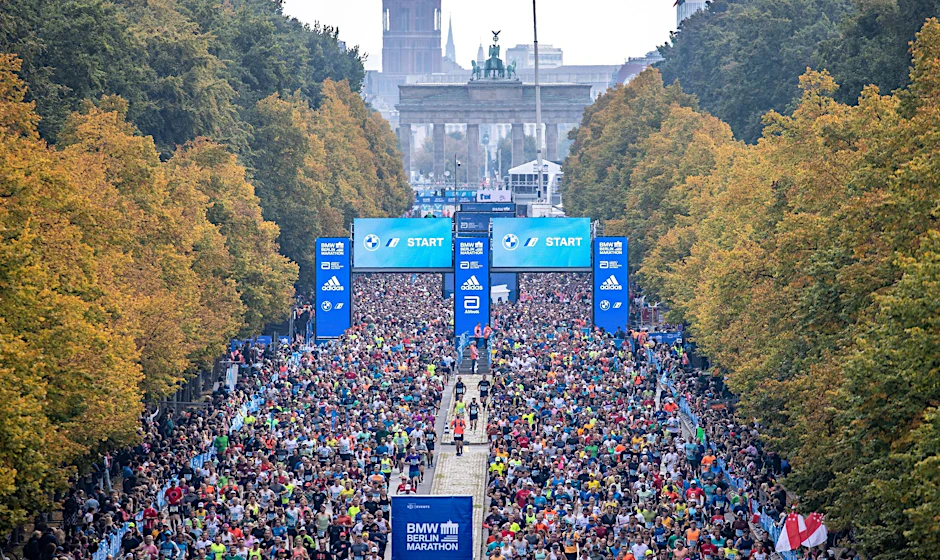ARCHIV - Zum diesjährigen Berlin-Marathon hat sich eine Rekordzahl von knapp 48.000 Läuferinnen und Läufern angemeldet.  