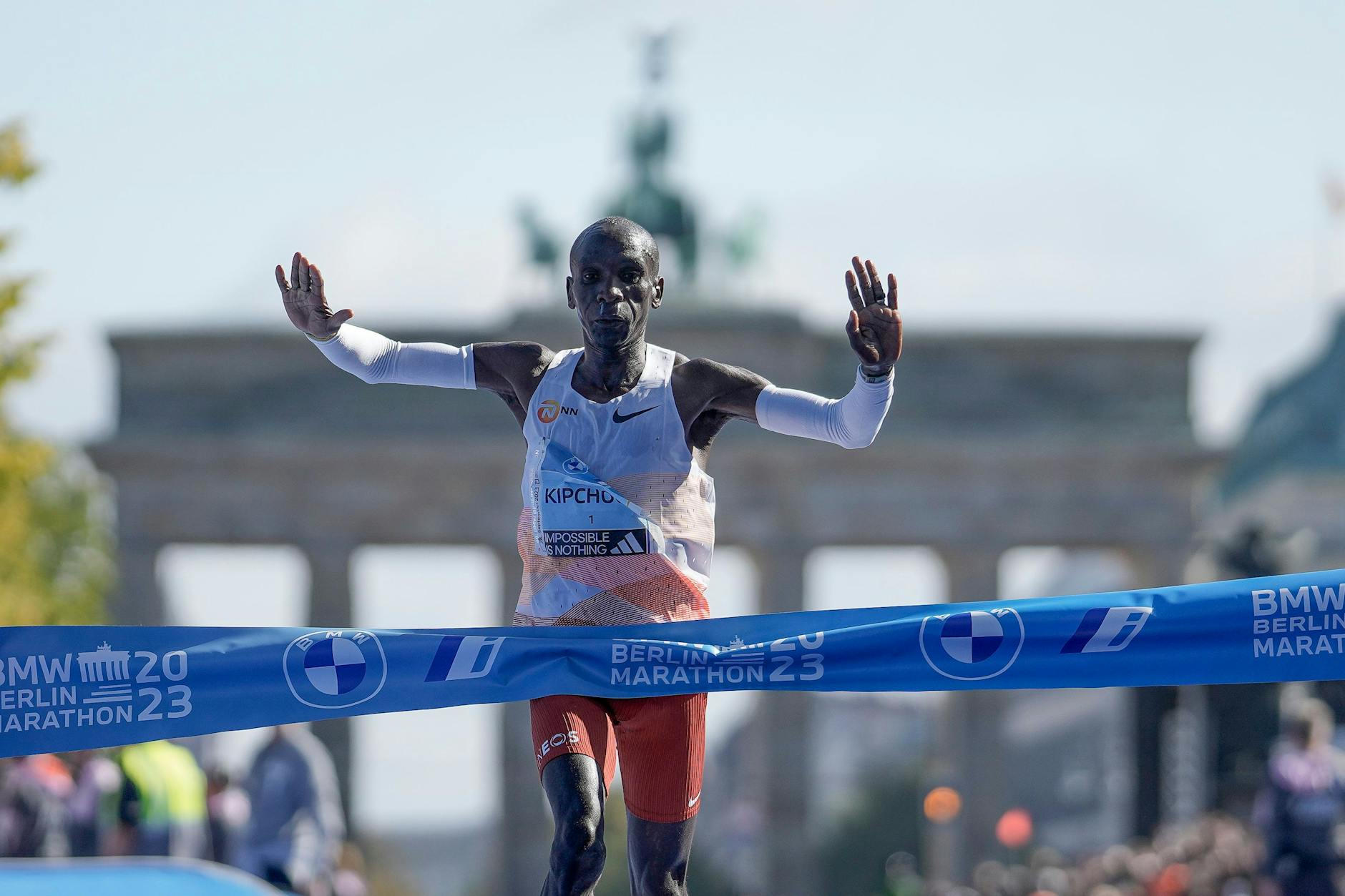 Eliud Kipchoge gewann zum fünften Mal den Berlin-Marathon.