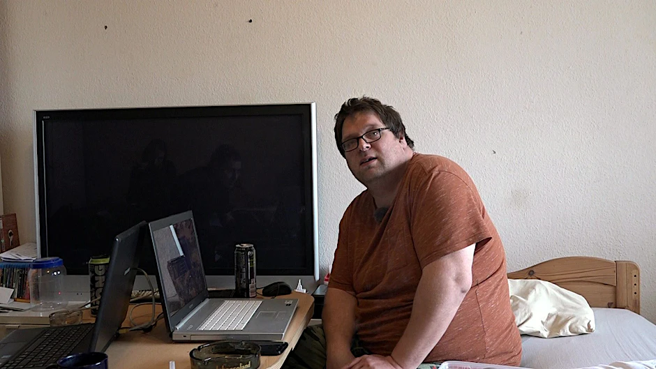 Falko aus „Hartz und herzlich“ gewährte einem Obdachlosen Unterschlupf in seiner Wohnung.
