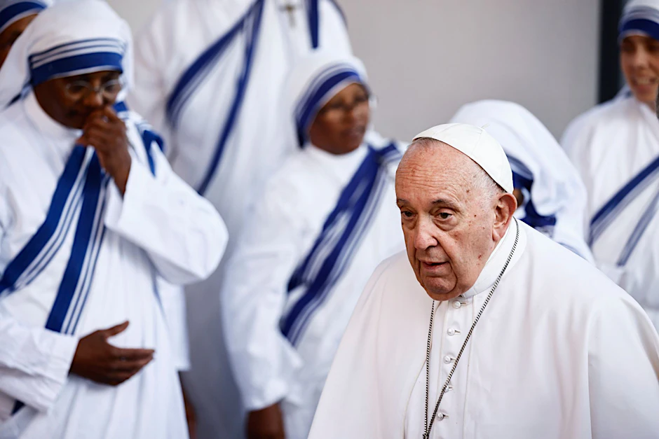 «Aber das Hauptkriterium kann nicht der Erhalt des eigenen Wohlstandes sein, sondern vielmehr die Wahrung der Menschenwürde»: Papst Franziskus in Marseille.  