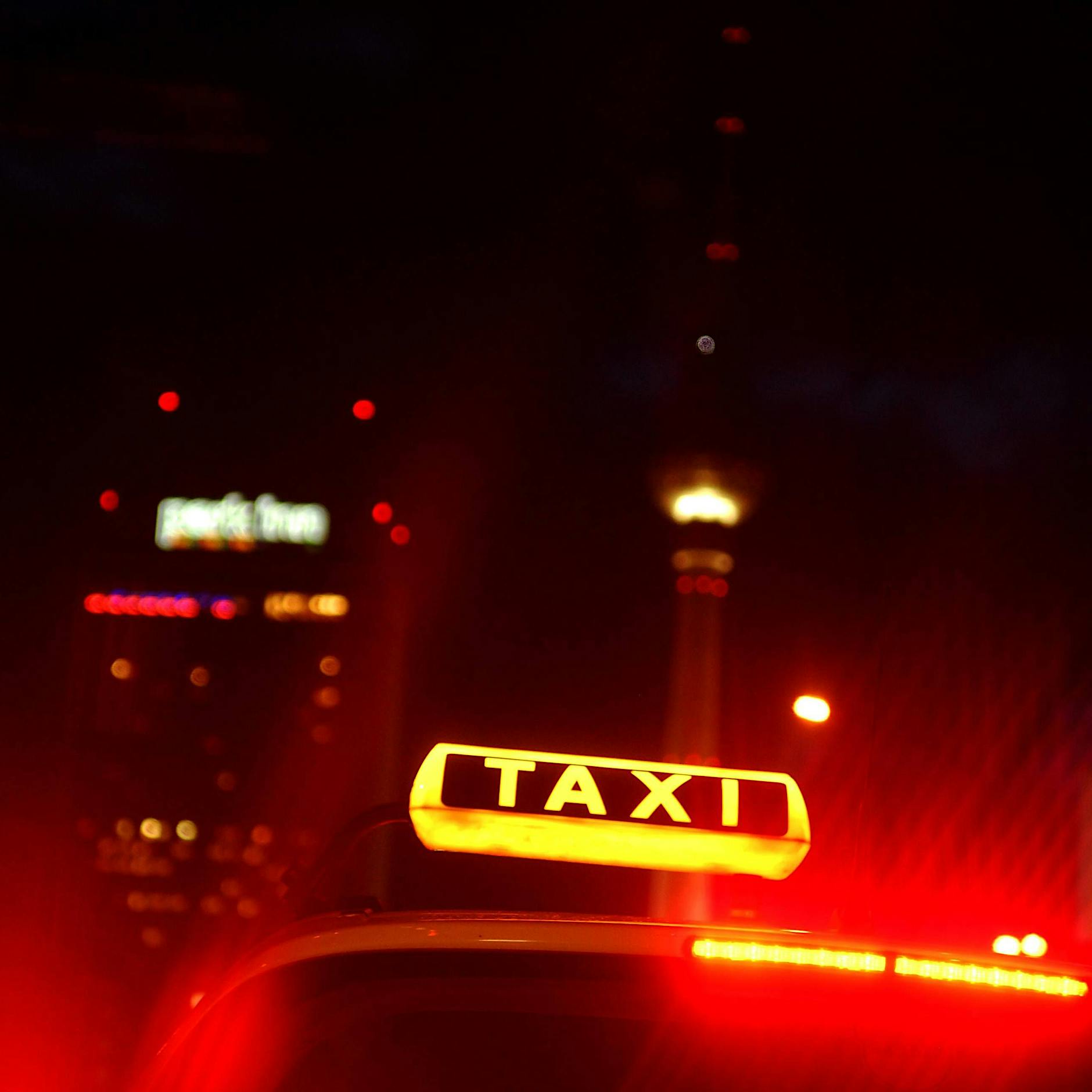 Uber, Bolt und Freenow: Berliner benutzen diese Apps meist spät in der Nacht