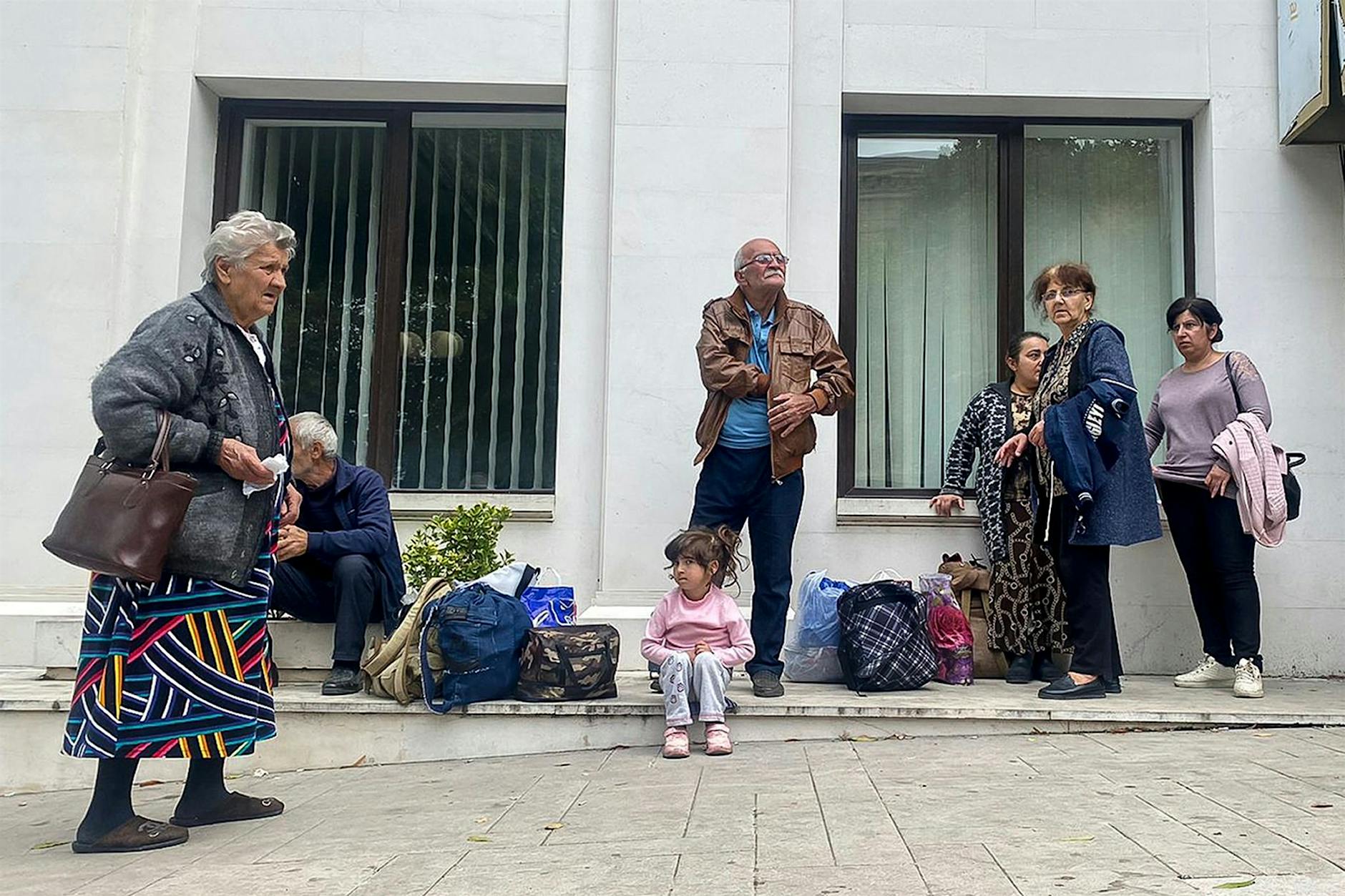 Erste Flüchtlinge aus Bergkarabach erreichen Armenien