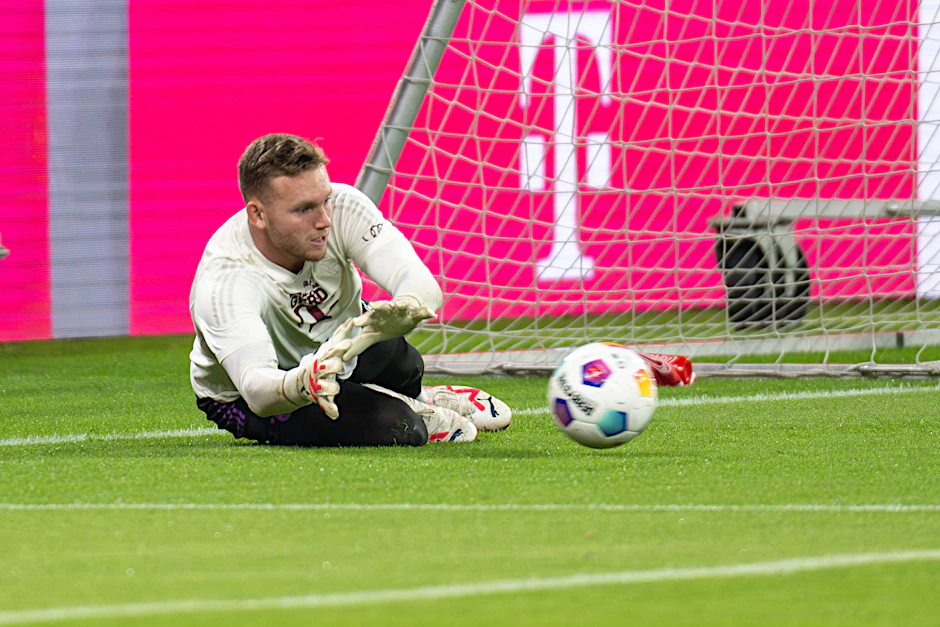 Torwart Daniel Peretz wird im DFB-Pokal sein Pflichtspieldebüt für den FC Bayern München feiern.