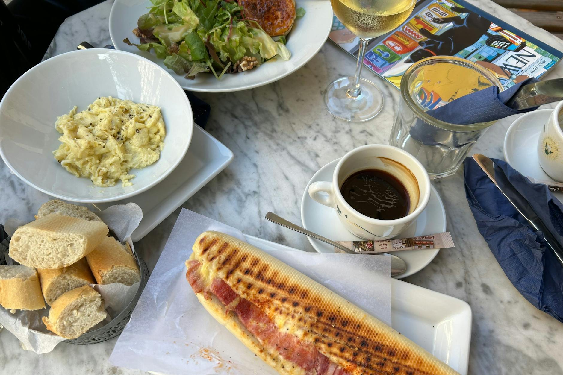 Wunderbares Frühstück in Kreuzberg bei Pas Normal. Und günstig ist es auch noch!