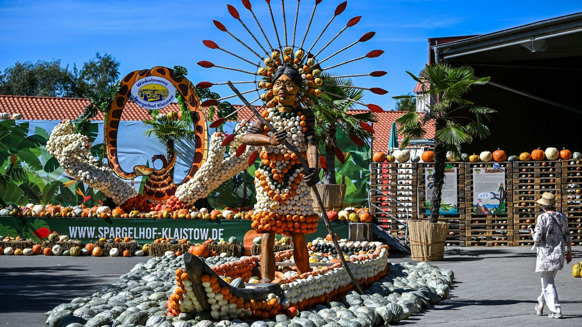 Eines der Kunstwerke der Kürbisausstellung auf dem Spargel- und Erlebnishof Klaistow.