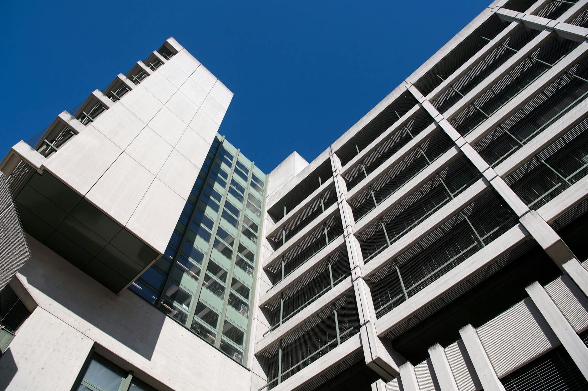 Das Gebäude des Amtsgerichts, das Landgericht I und II, das Oberlandesgericht und die Staatsanwaltschaft in München.