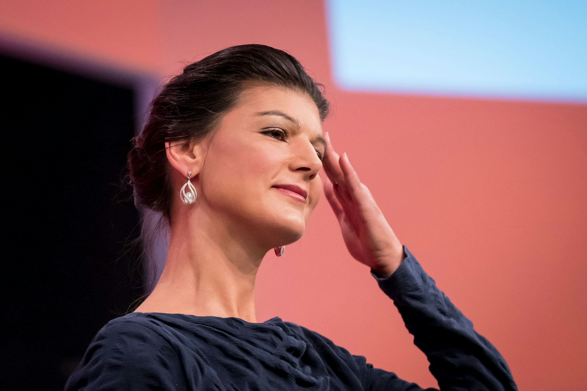 Sahra Wagenknecht hat sich mit ihrer Partei (Die Linke) überworfen.