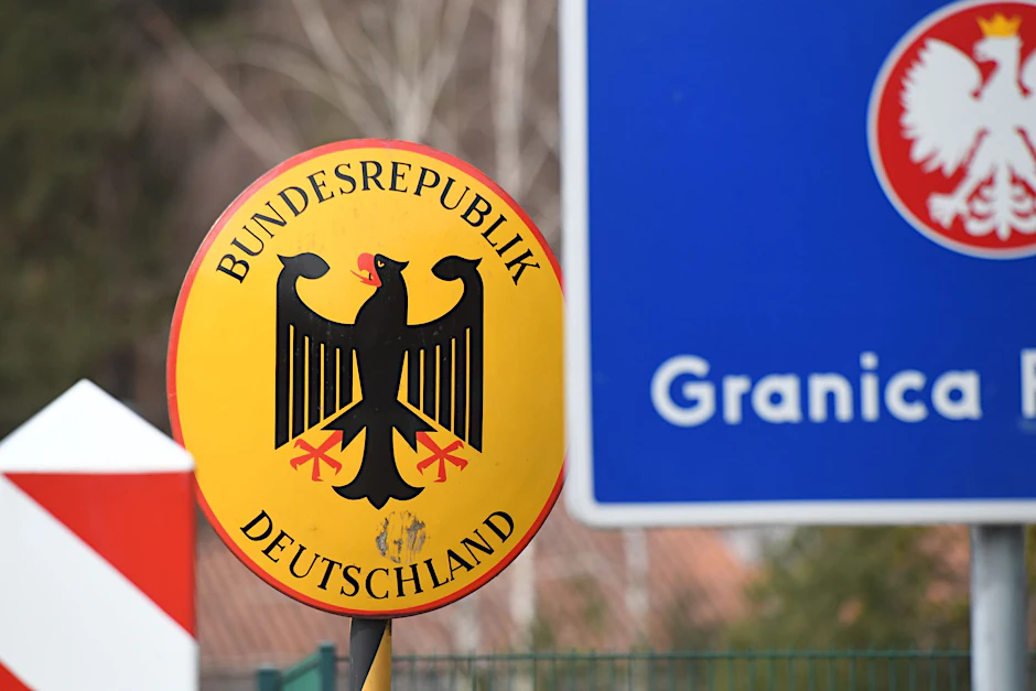 ARCHIV - Kanzler Olaf Scholz (SPD) stellt mögliche zusätzliche Maßnahmen an der Grenze zu Polen in Aussicht.  