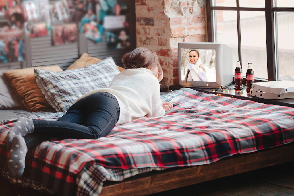 Schmeiß den Fernseher an! Warum Streaming keine Herbstgefühle macht