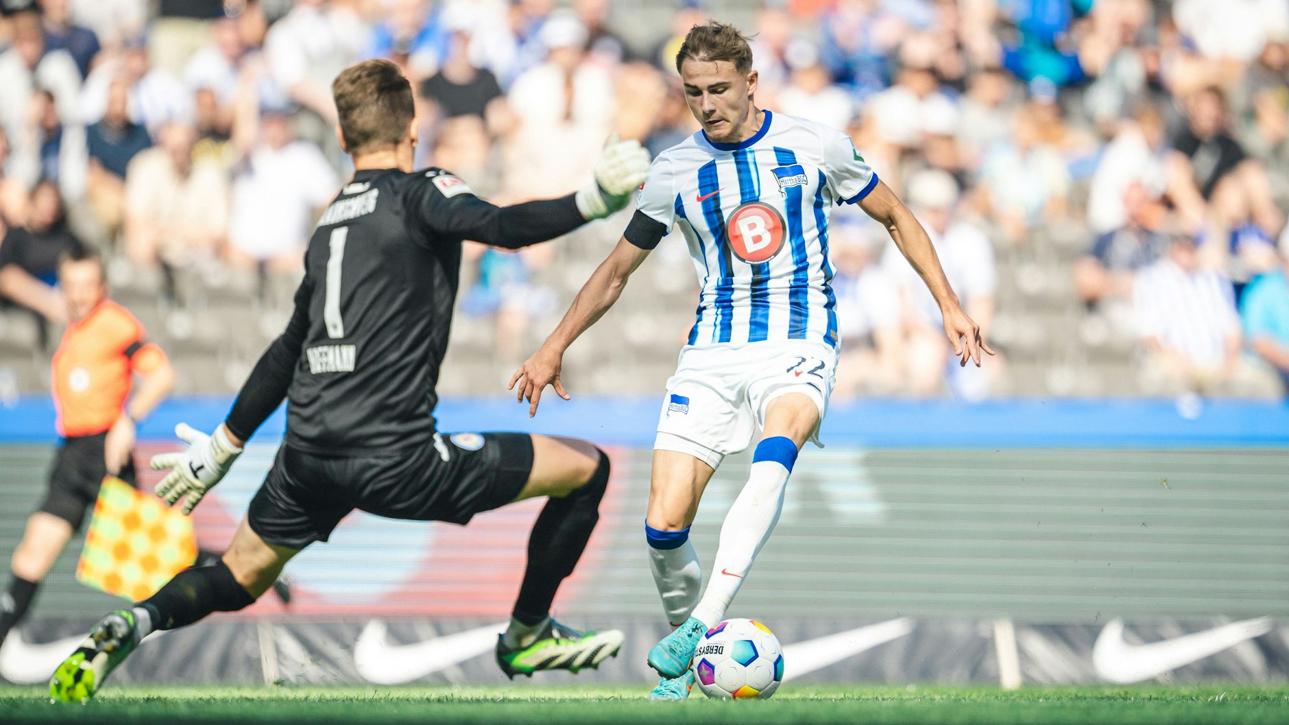 Marten Winkler (r.) war nach der Akademie ein Jahr nach Mannheim verliehen, hat jetzt schon zweimal getroffen.