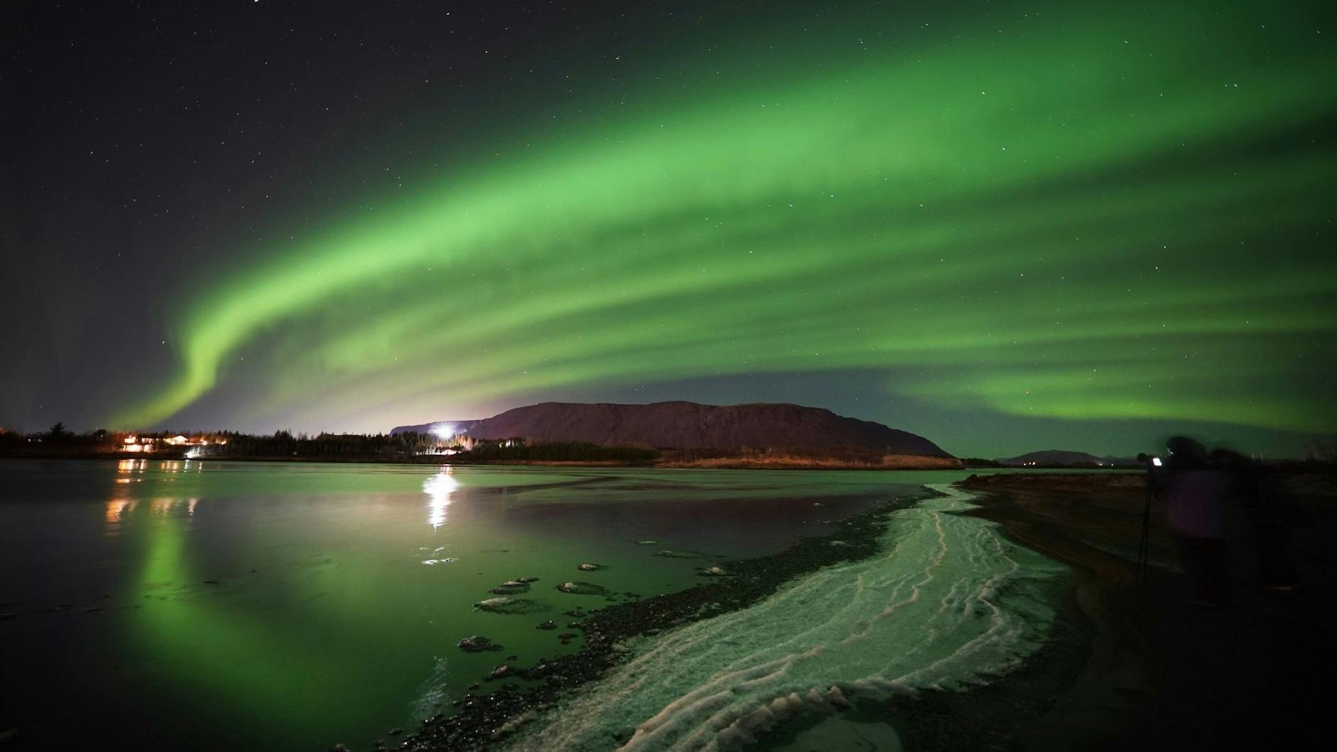 Kennt man sonst nur aus dem Norden, gibt es jetzt dank des Wetters aber auch über Deutschland: Polarlichter.