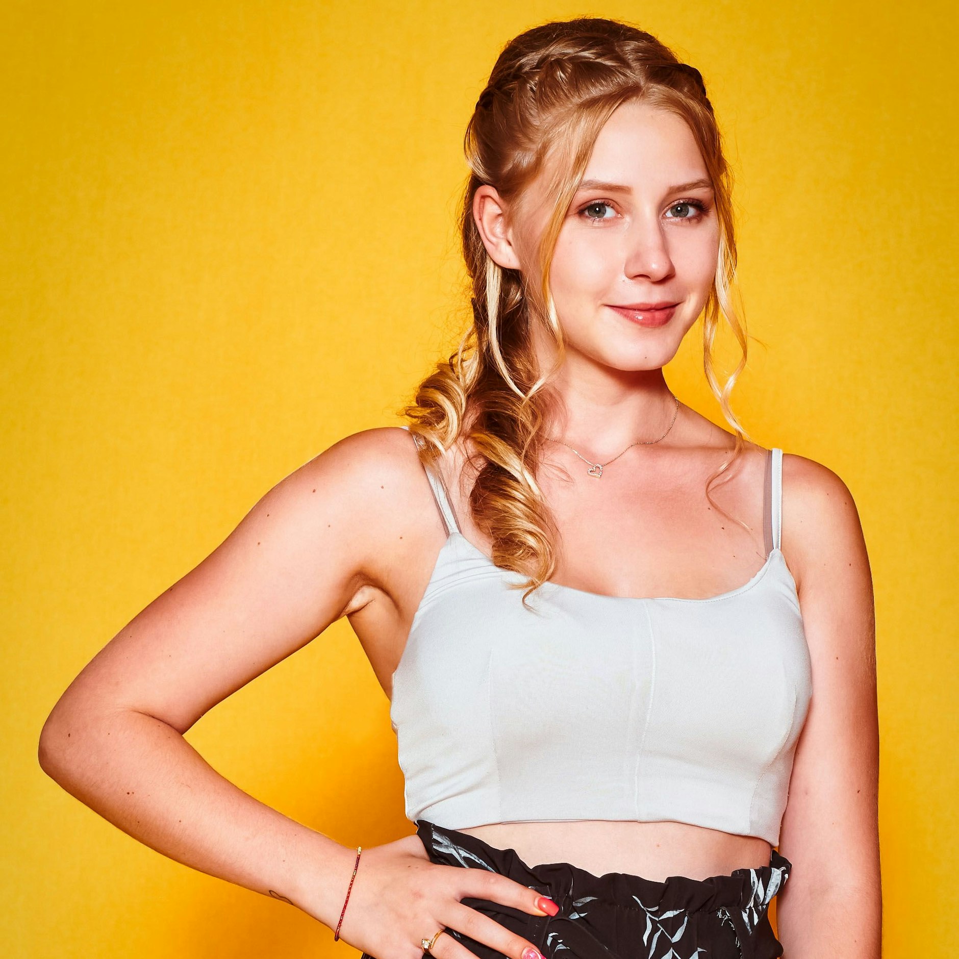 Loredana Wollny hat 435.000 Follower.