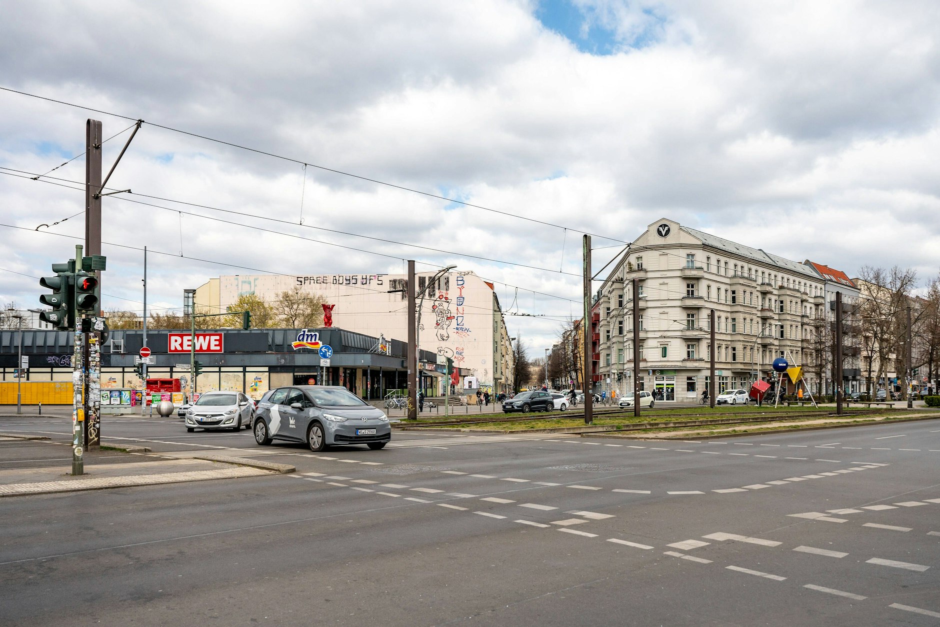 Warschauer Ecke Revaler Straße in Berlin-Friedrichshain. Hier wird eine neue Radverkehrsanlage geschaffen.