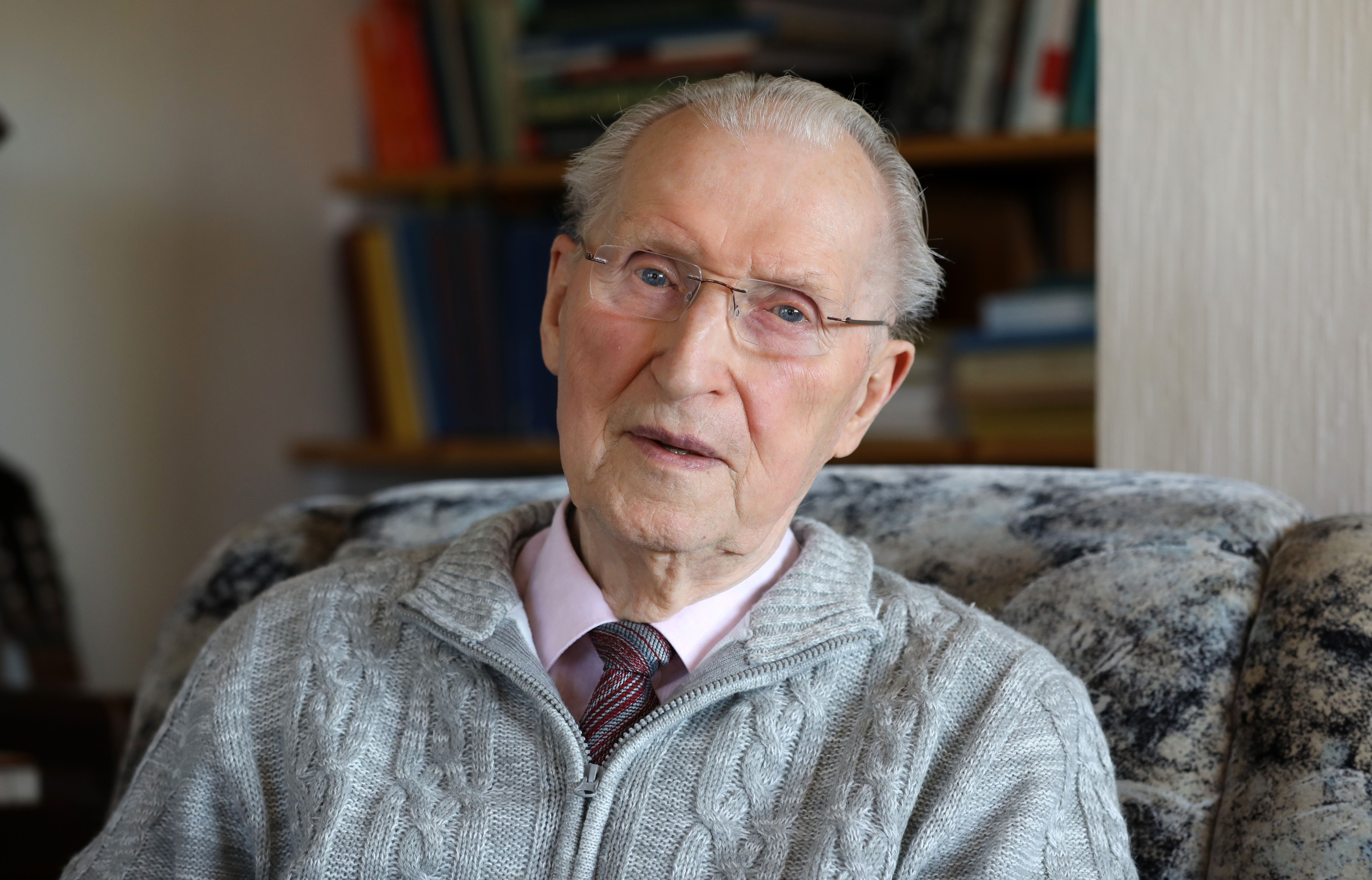 Uwe Holmer: Der Mann, der Erich Honecker nach dem Ende der DDR Asyl bot