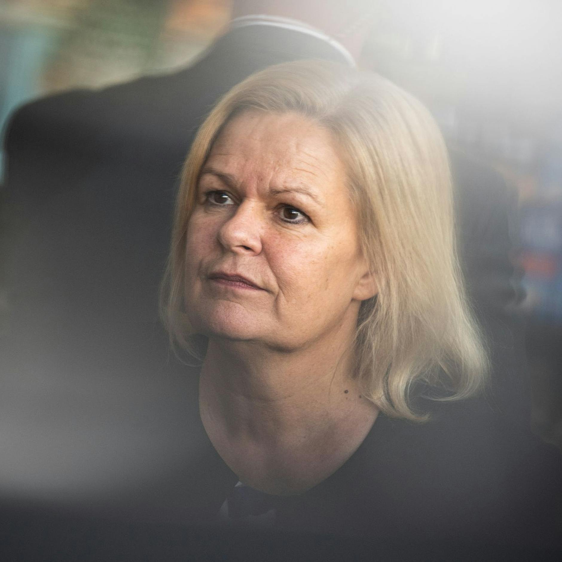 Stationäre Grenzkontrollen in Vorbereitung: Innenministerin Nancy Faeser macht Ankündigung zu Migration