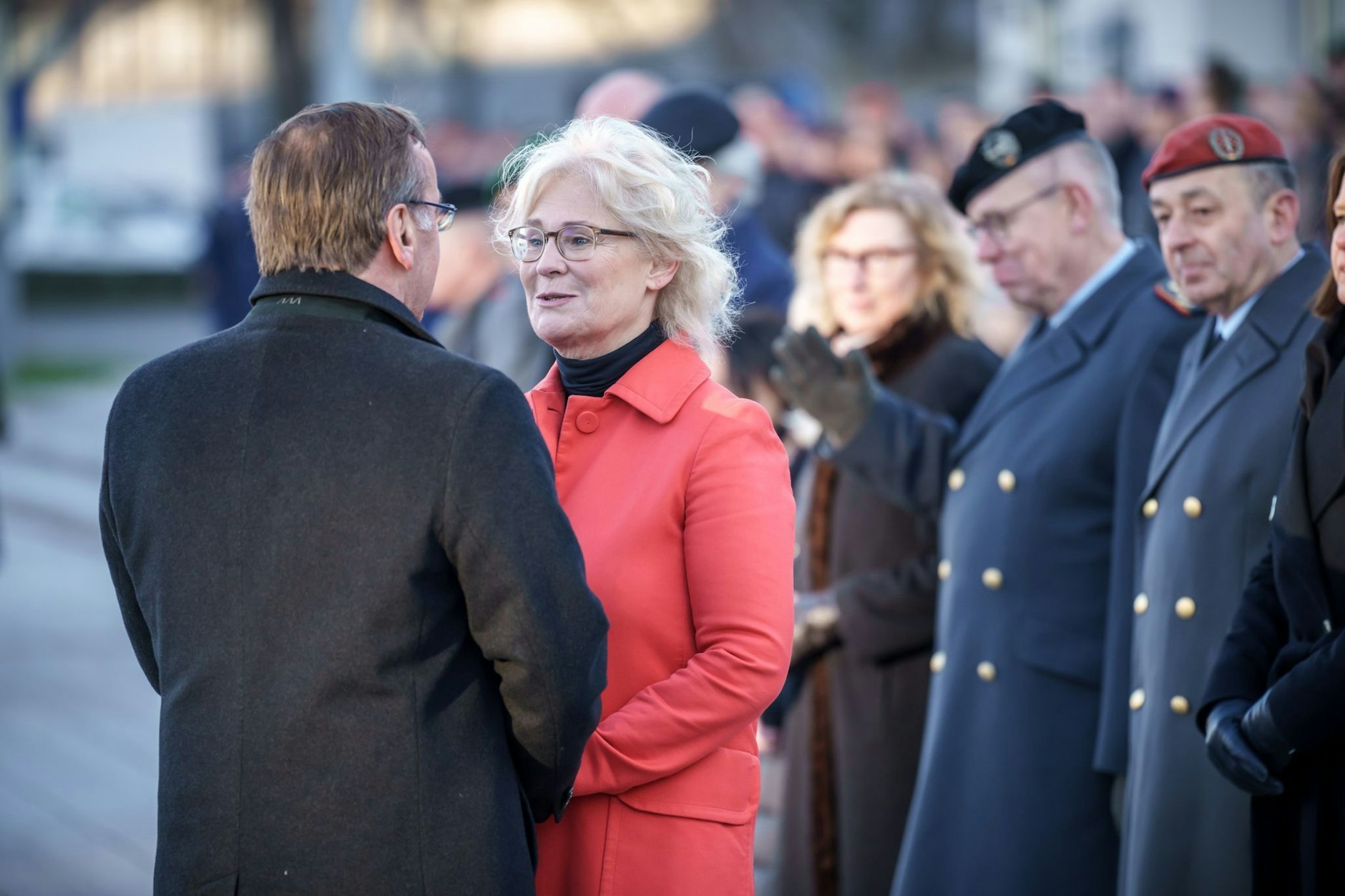 Amtsübergabe im Januar dieses Jahres:&nbsp;Bundesverteidigungsminister Boris Pistorius im Gespräch mit seiner Vorgängerin Christine Lambrecht.&nbsp;&nbsp;