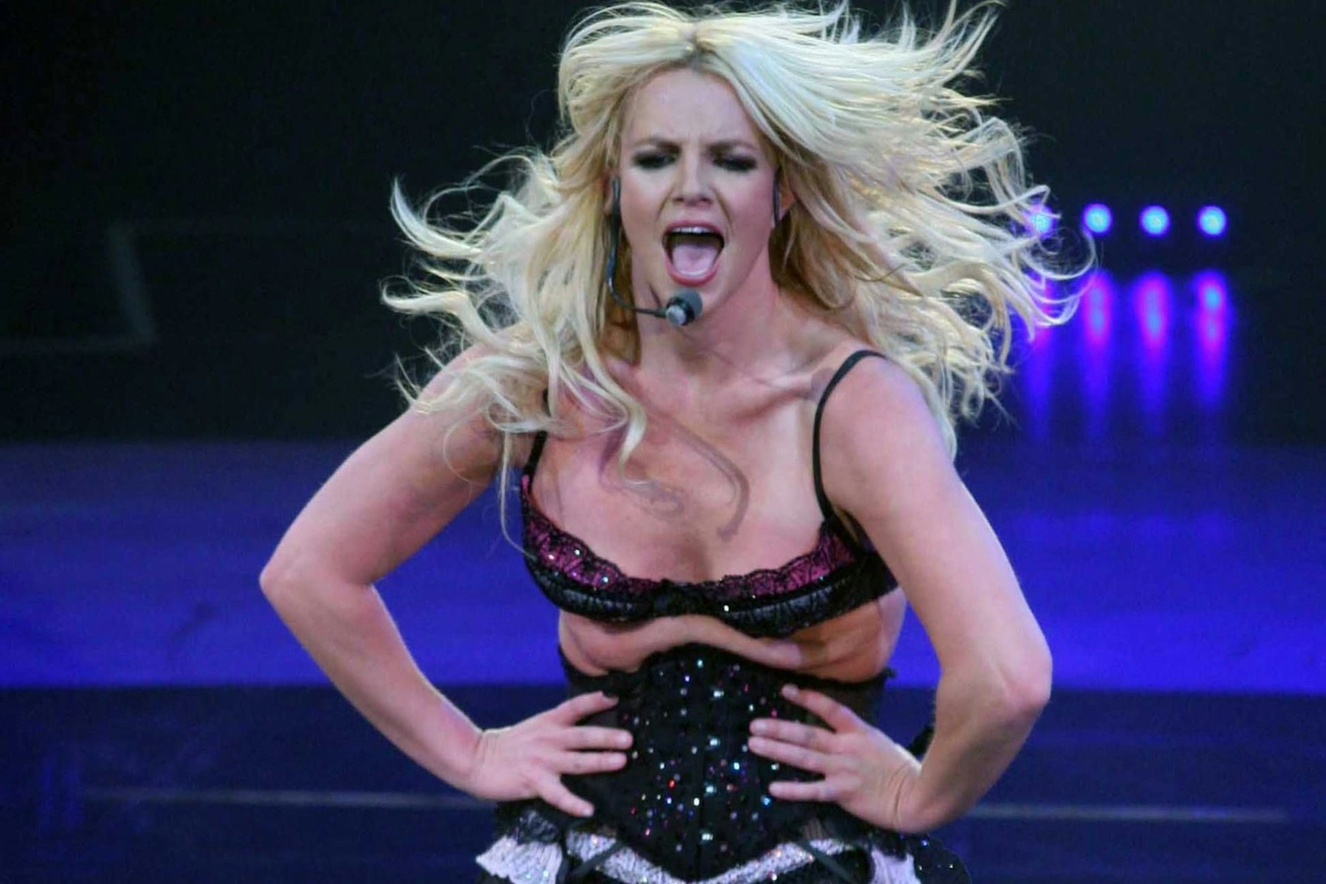 Britney Spears veröffentlichte ein Video mit einem Messer-Tanz.