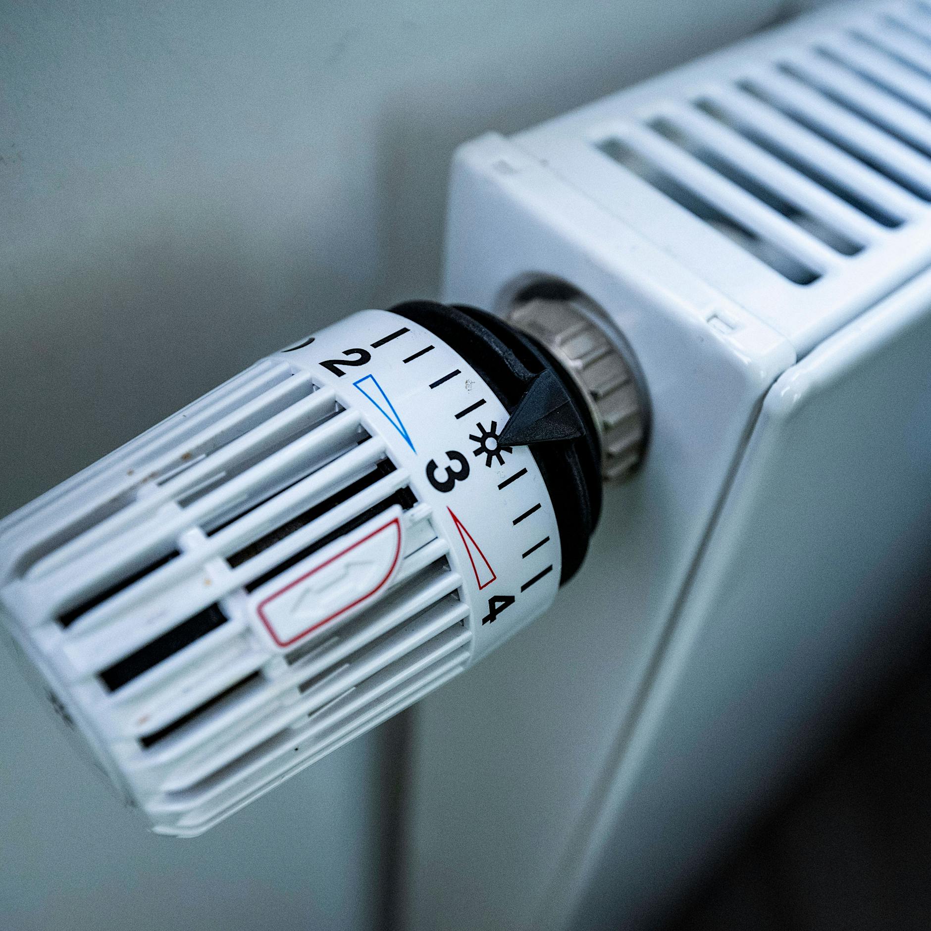 Neue Studie zu Heizenergie: Ostdeutsche Haushalte heizten 2022 deutlich weniger als westdeutsche