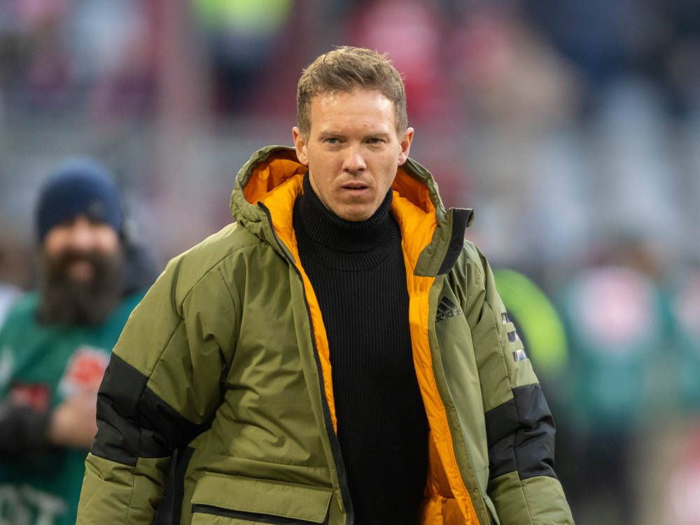 Julian Nagelsmann in der Stilkritik: Bundestrainer im Feuerlöscher-Look