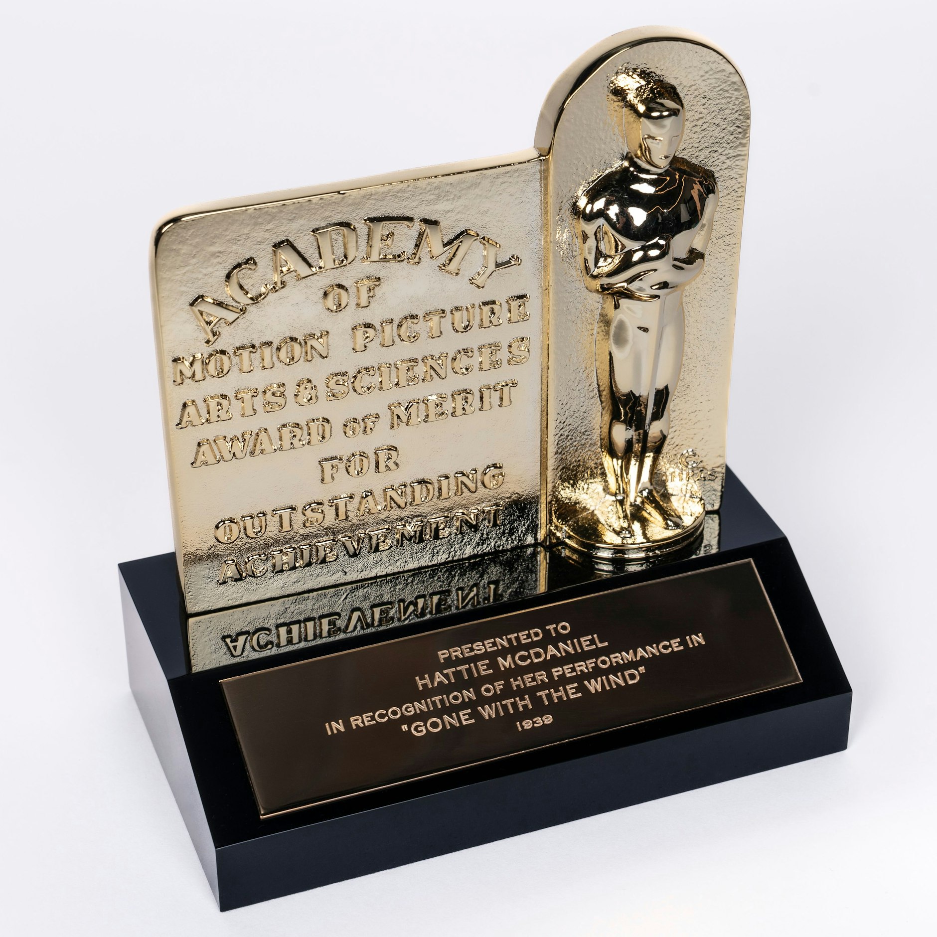 Die von der Academy Museum Foundation zur Verfügung gestellte Aufnahme zeigt eine Reproduktion der Auzeichnung, die Hattie McDaniel verliehen wurde,