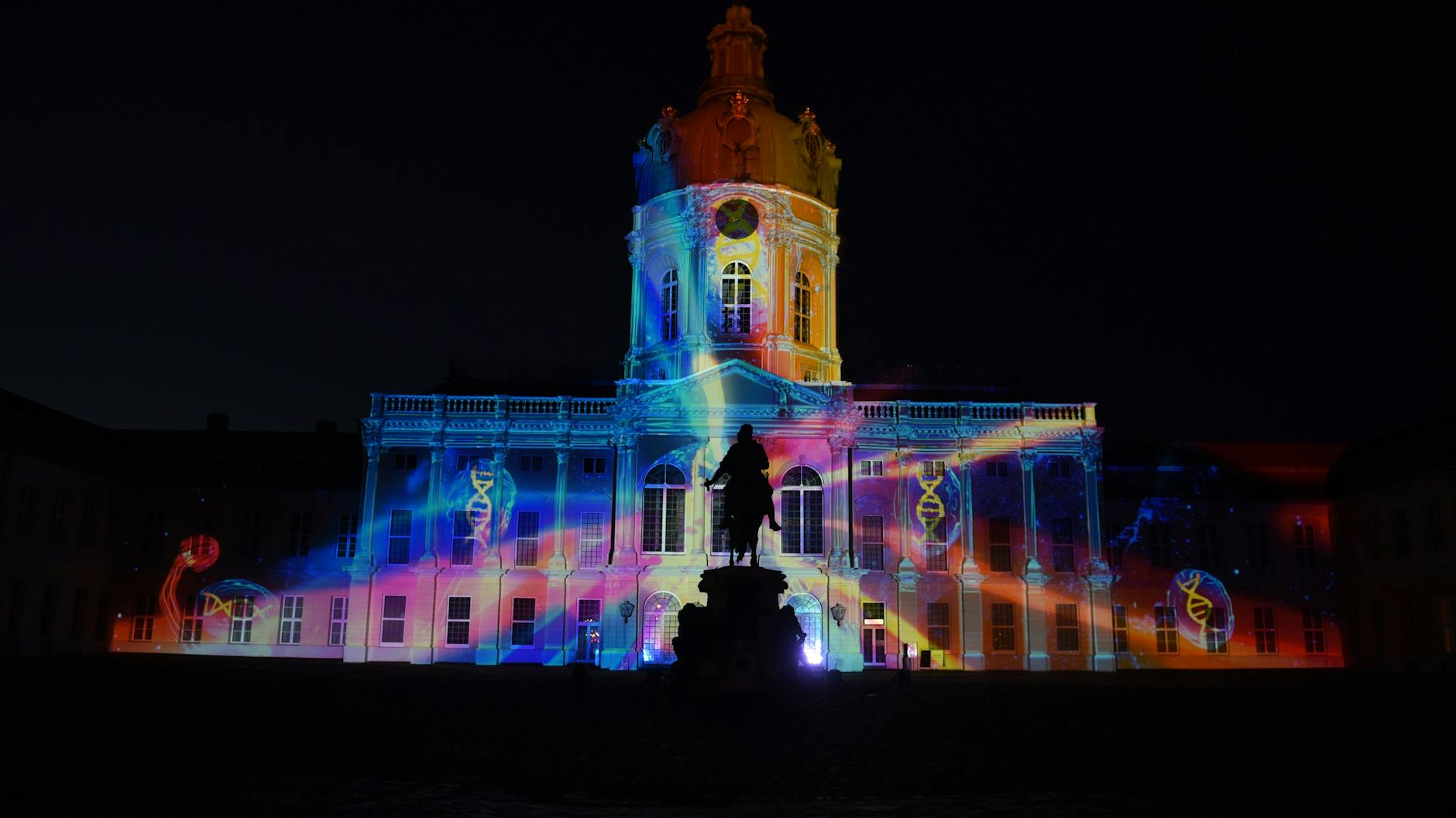 Das Schloss Charlottenburg beim „Festival of Lights“ 2021