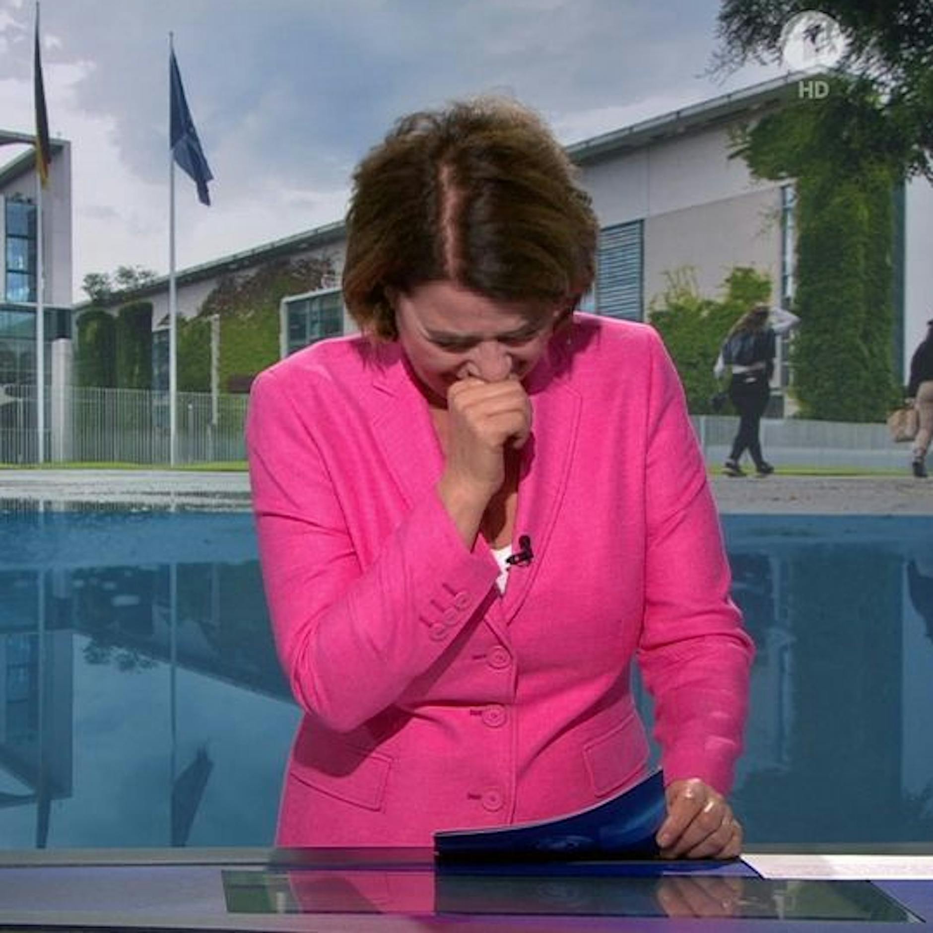 Susanne Daubners Lachanfall – und die schönsten anderen „Tagesschau“-Patzer
