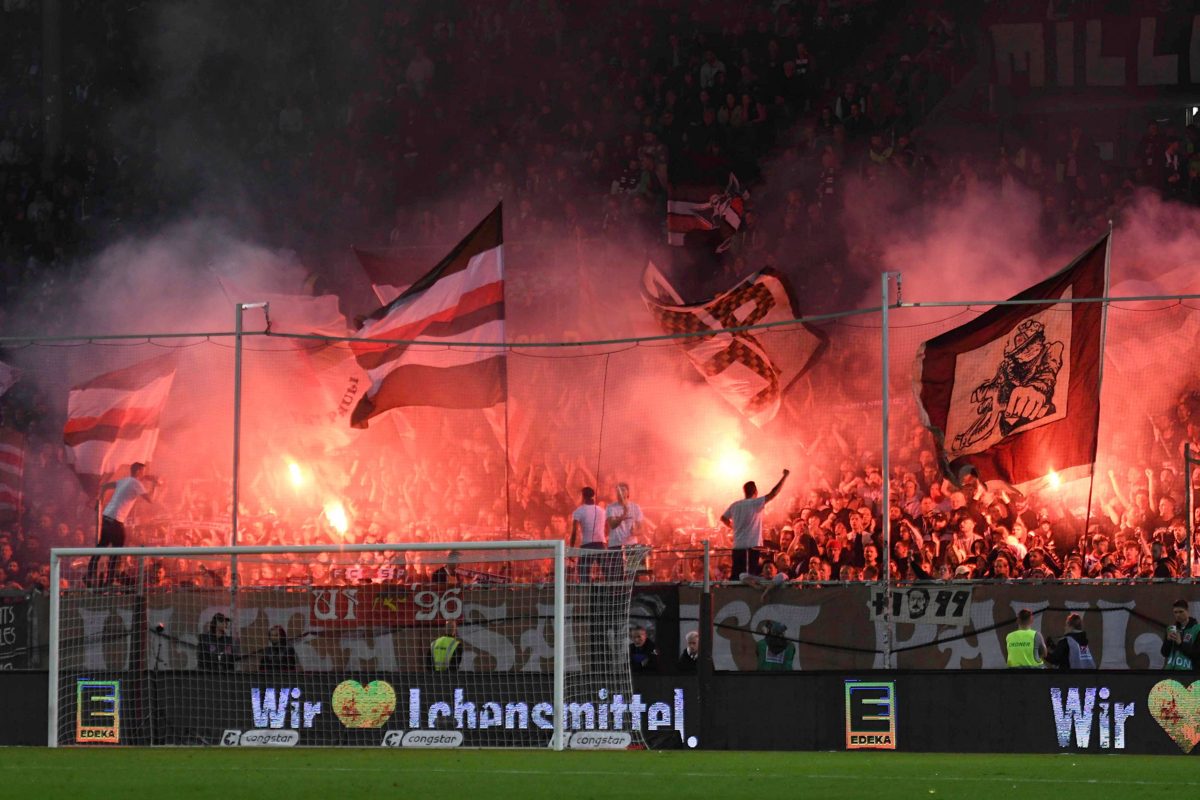 Bei Hertha BSC Braut Sich Was Zusammen: 12.000 Pauli-Fans Im Anmarsch!