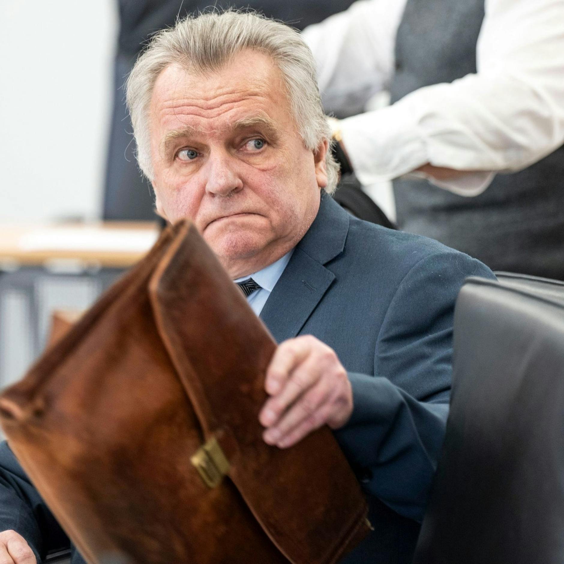 Image - Ex-Bundesminister Krause erhält fast 2 Jahre auf Bewährung