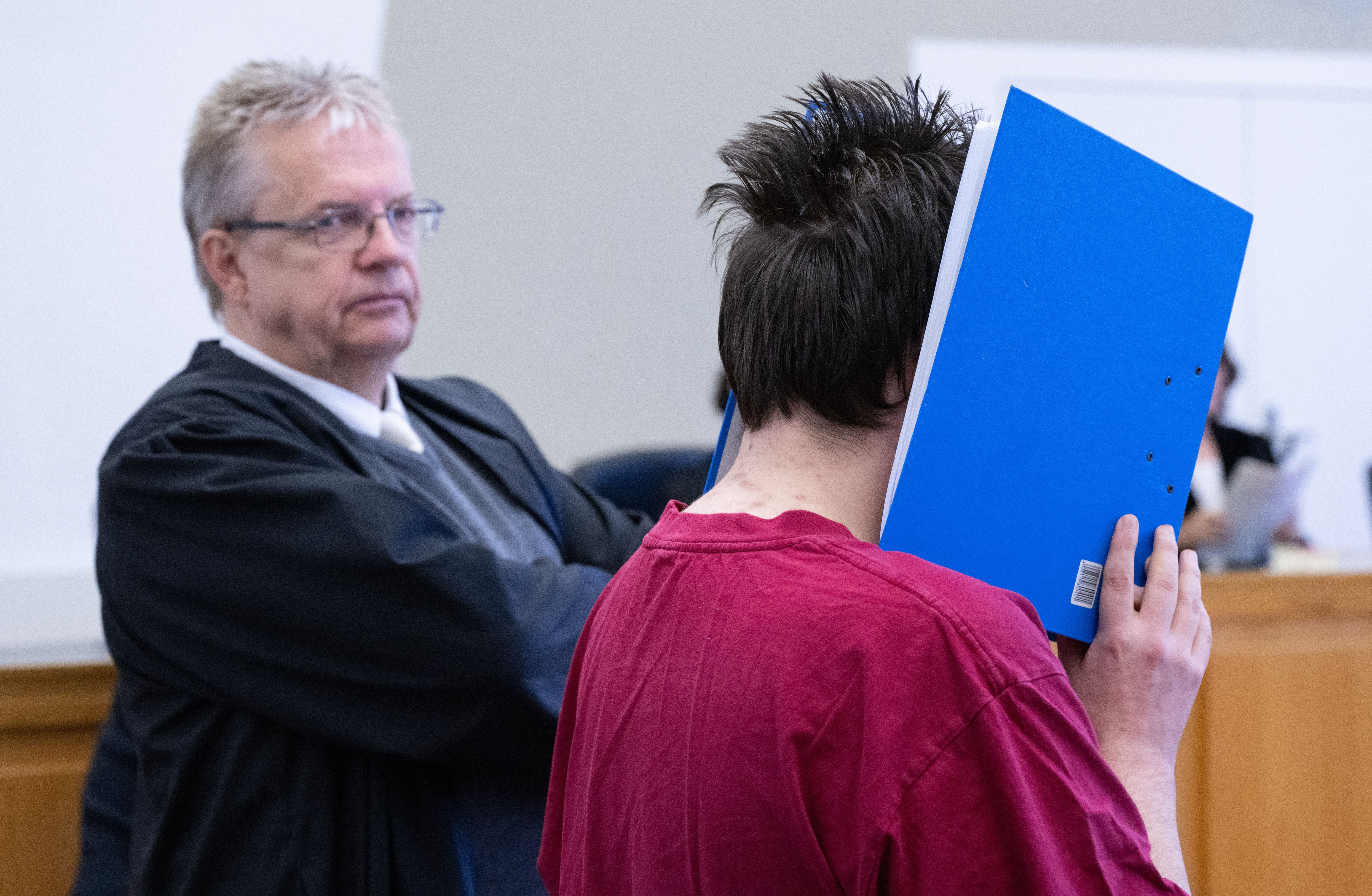 Mörder von Ayleen (14) muss lebenslang hinter Gitter