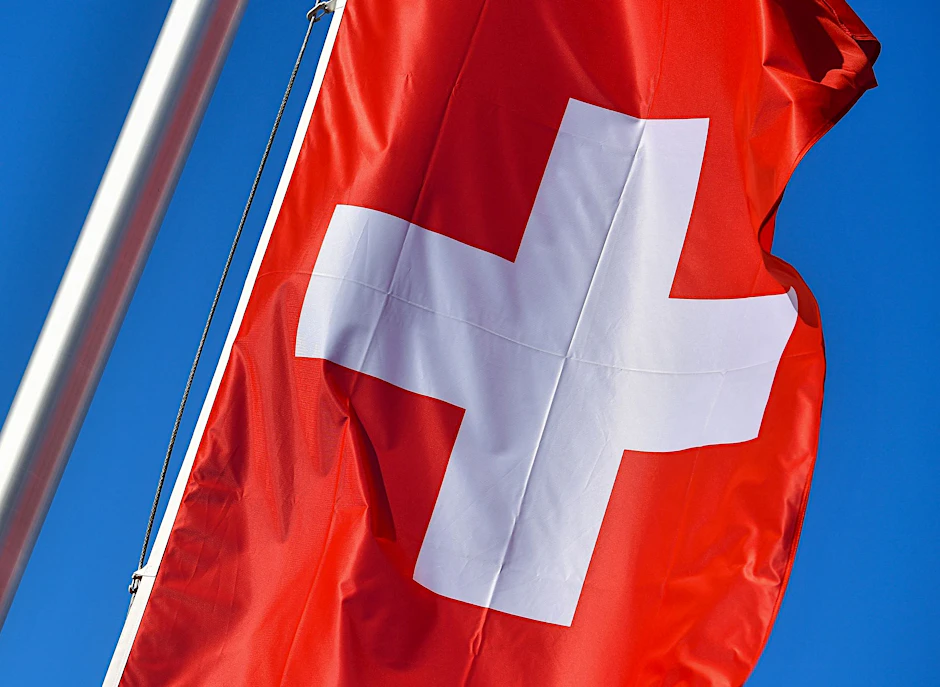ARCHIV - Die Schweiz führt den Innovations-Ländervergleich weiter an.  a