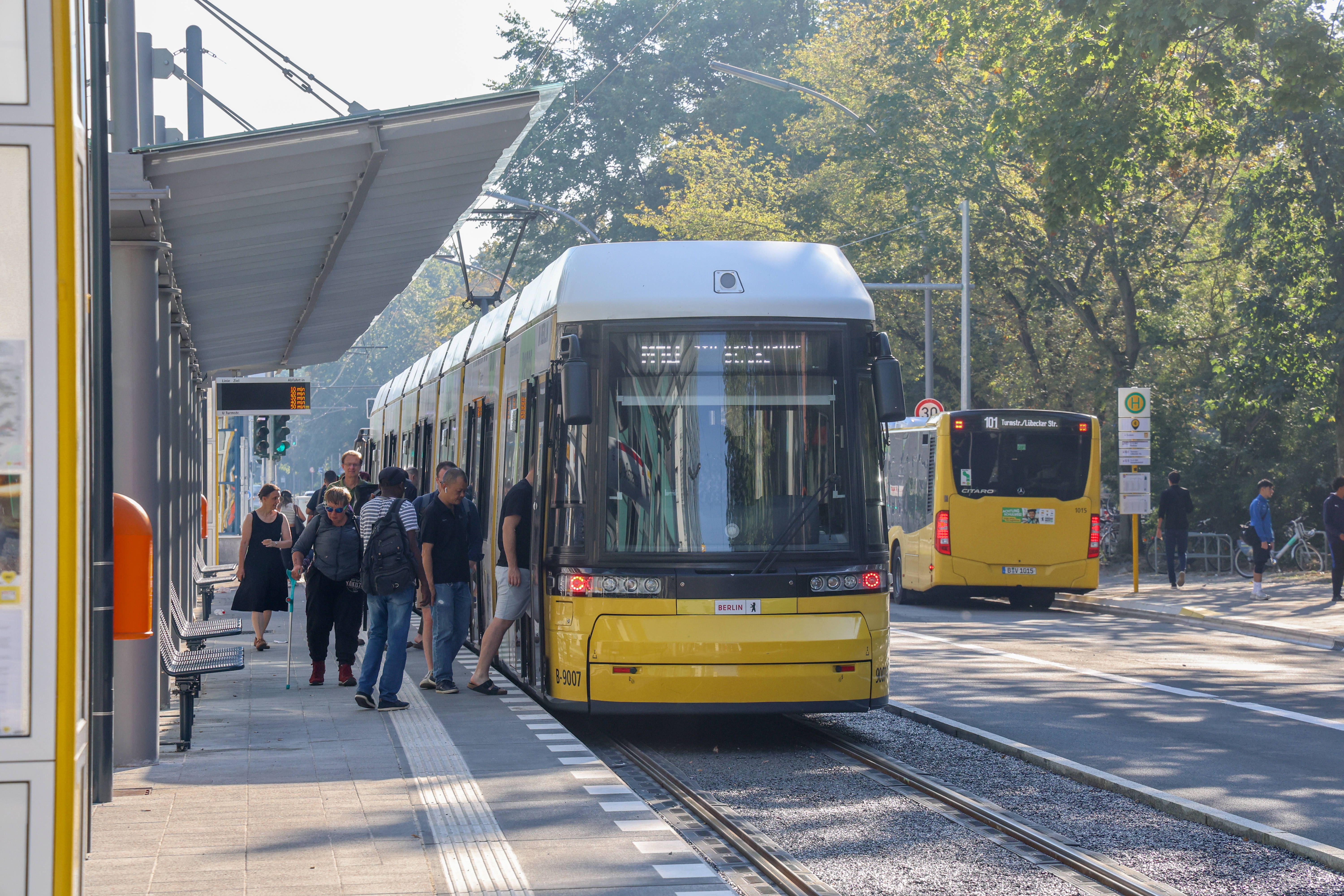 Image - Verkehrs-Chaos am Wochenende: Öffis unterbrochen und lauter Demos!