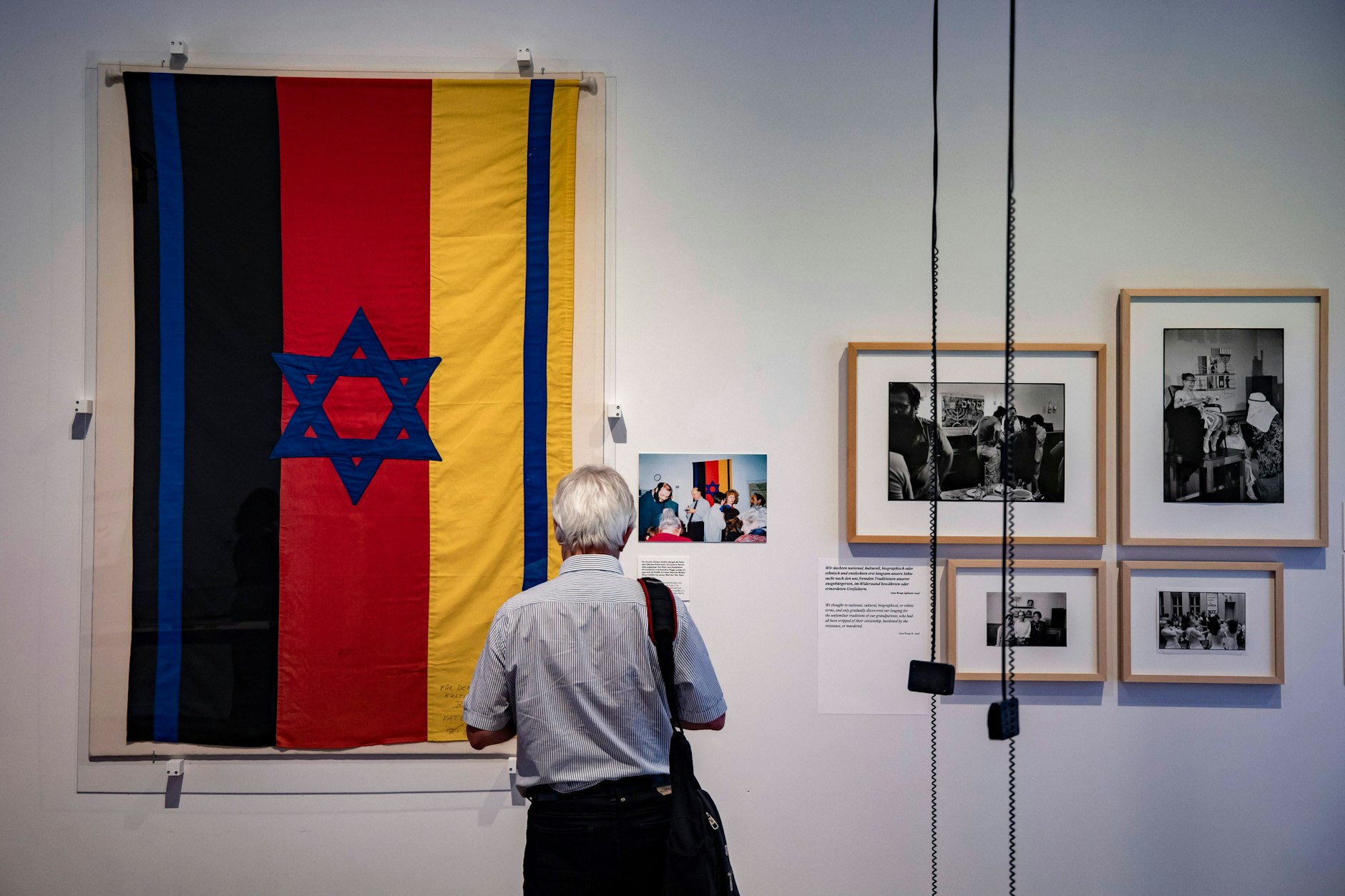Blick in die Ausstellung „Ein anderes Land“ im Jüdischen Museum
