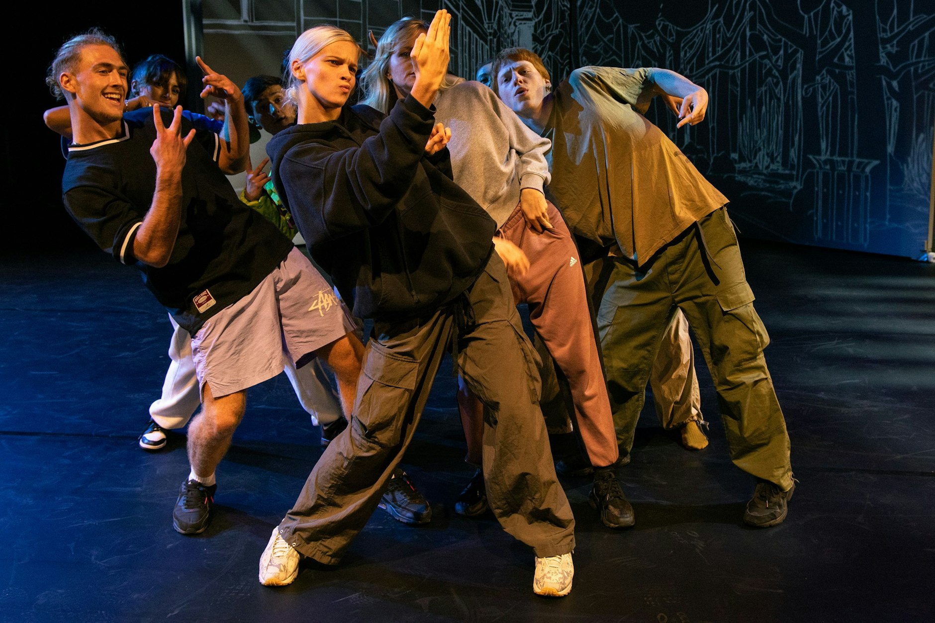 Posen für ein imaginäres Selfie bei der Generalprobe.