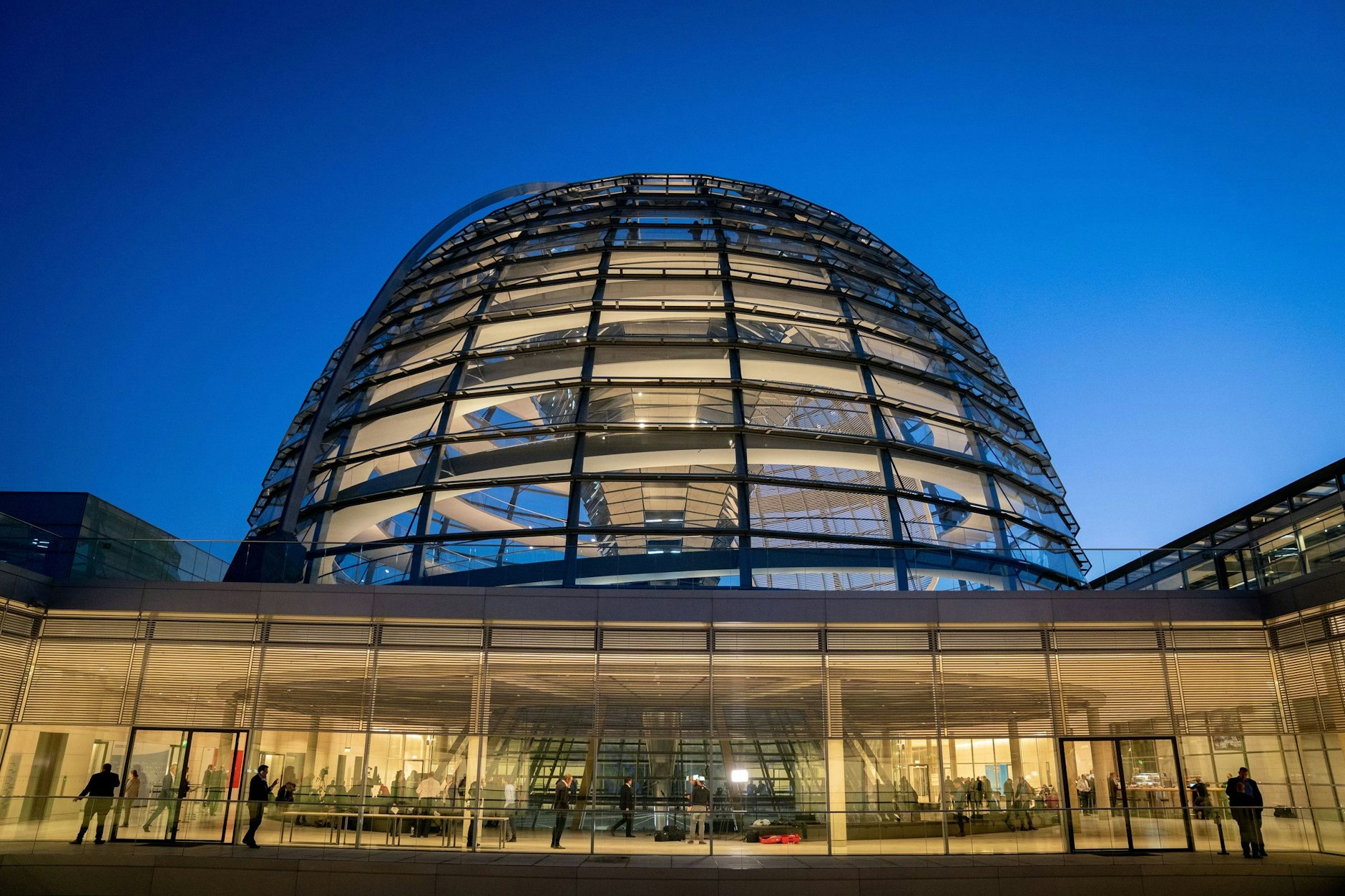 Bundestagsabgeordnete bekommen so viele Hassmails, dass die Ermittler nicht mehr hinterherkommen.