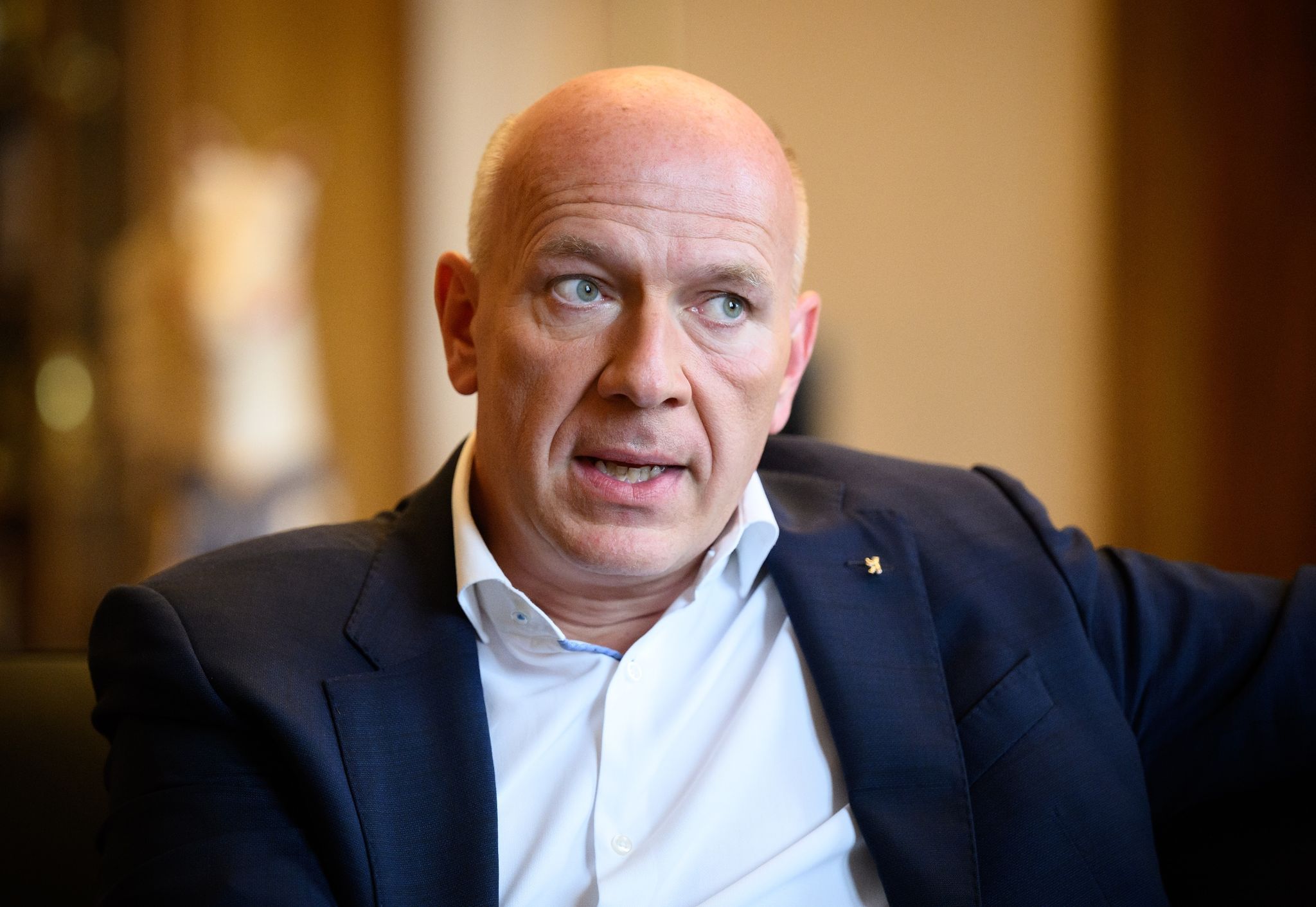 Björn Höcke als Adolf Hitler Bild zeigt AfDPolitiker mit Schnauzbart