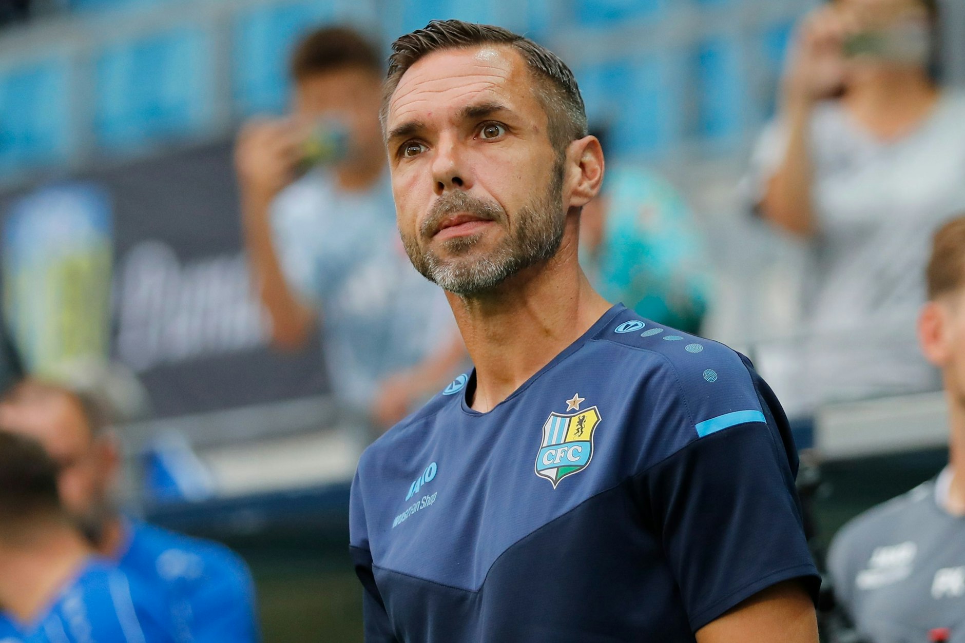 Christian Tiffert, der Trainer des Chemnitzer FC, war selbst lange Jahre Bundesliga-Profi, absolvierte für den VfB Stuttgart, den MSV Duisburg und den 1. FC Kaiserslautern insgesamt 225 Partien in der obersten deutschen Spielklasse.