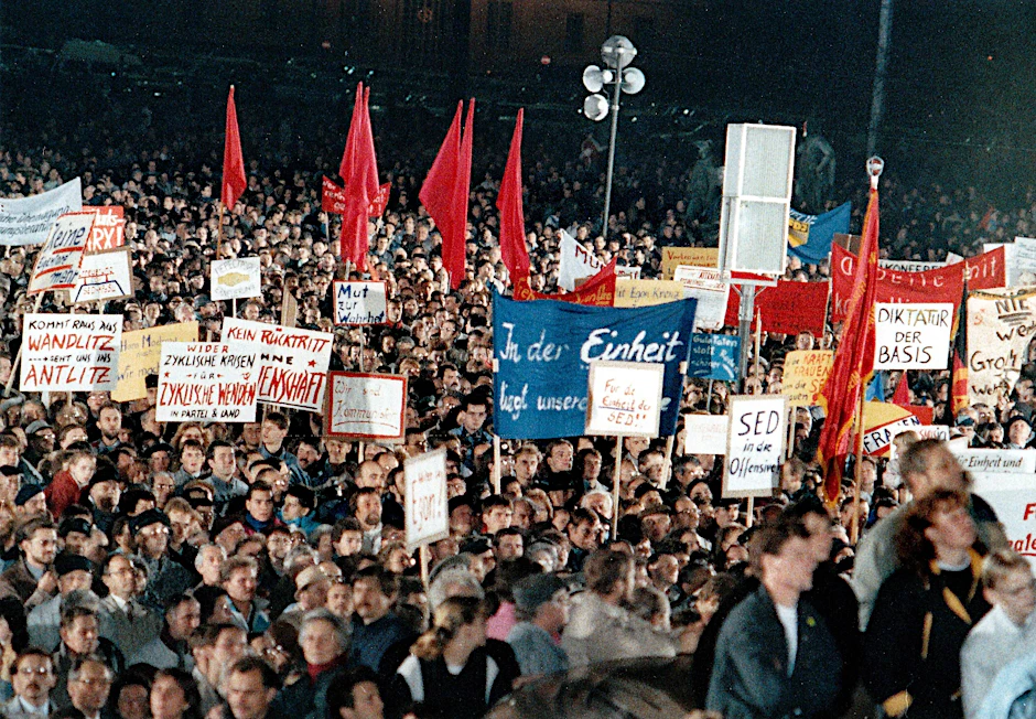 Demonstration im Lustgarten, Berlin, am 10. November 1989