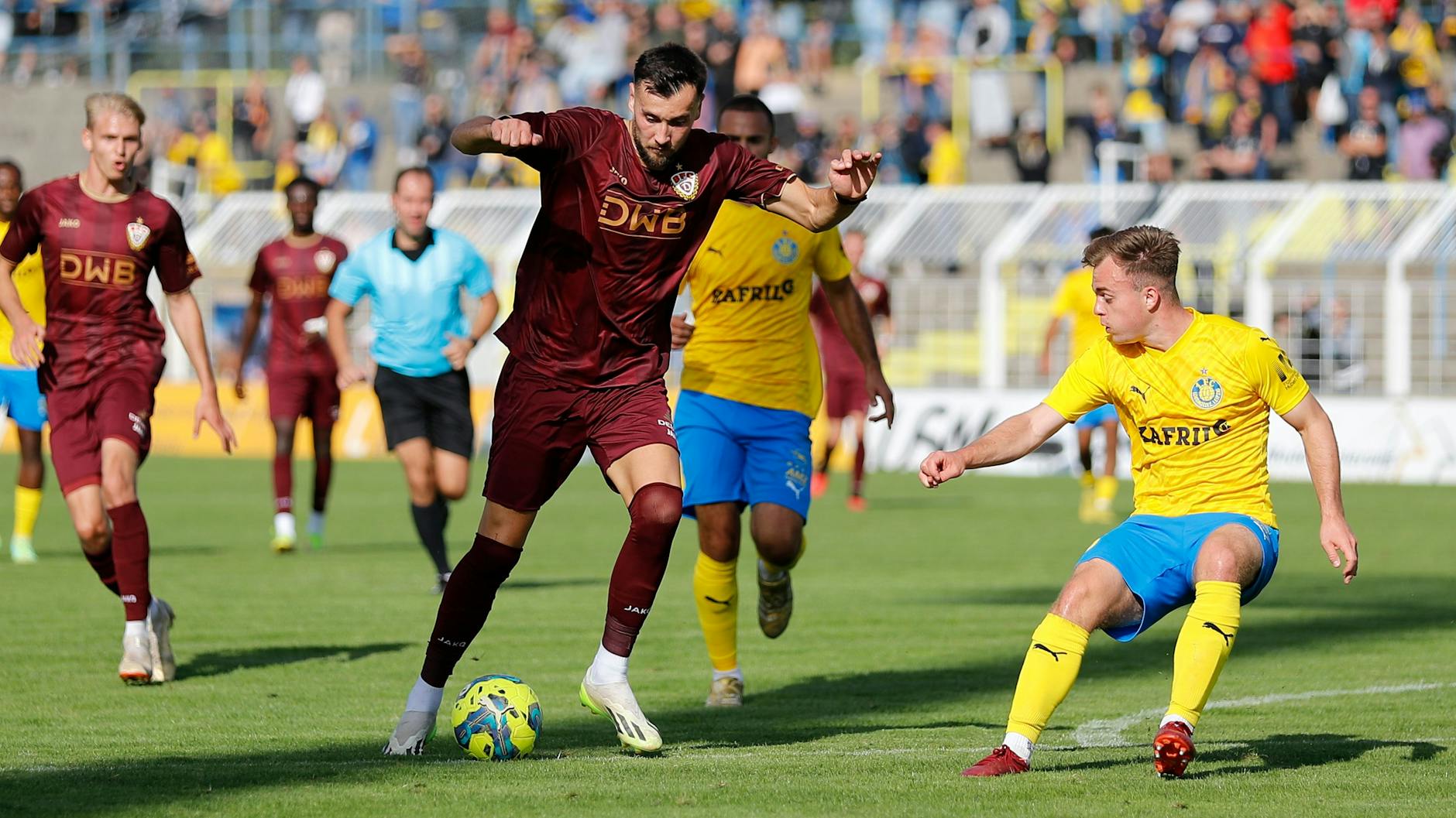 Mit seiner Präsens im Spiel begeistert BFC-Torjäger Rufat Dadashov nicht nur Chemnitz-Trainer Christian Tiffert.