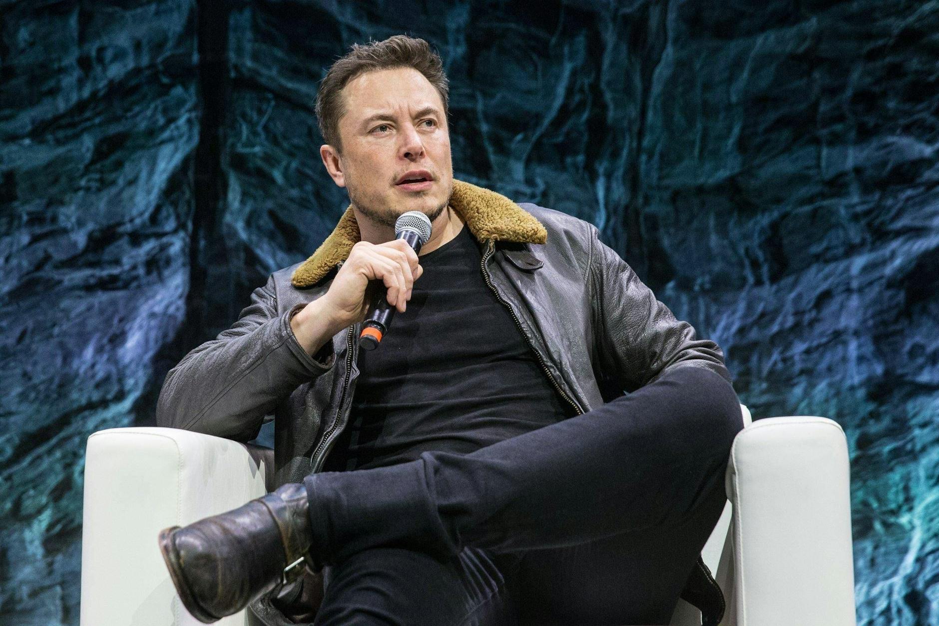 Elon Musk hat sich in die europäische Migrationsdebatte eingeschaltet.