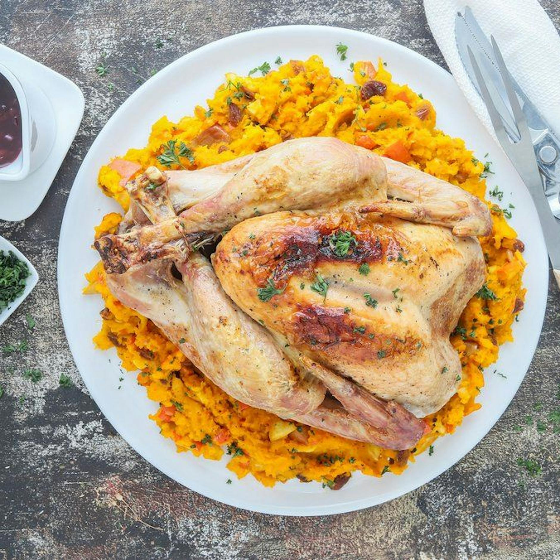 Geniales Herbst-Rezept: Ganze Pute mit Kürbis-Apfel-Stampf