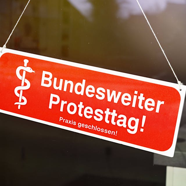 Achtung, Ärzte-Protesttag: Am Montag bleiben viele Berliner Praxen zu!