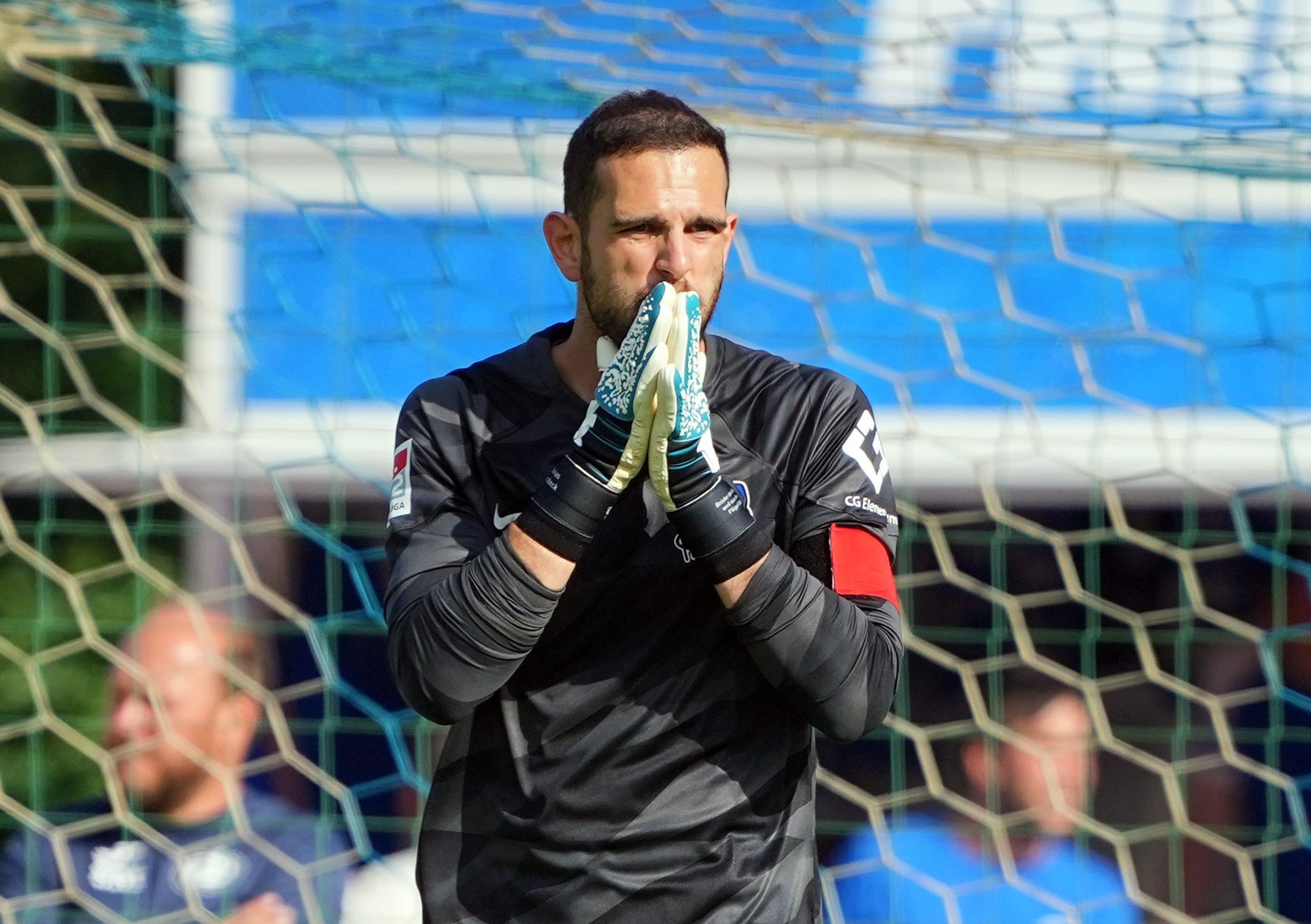 Hertha-Zündstoff: Gersbeck-Rückkehr spaltet Fans!